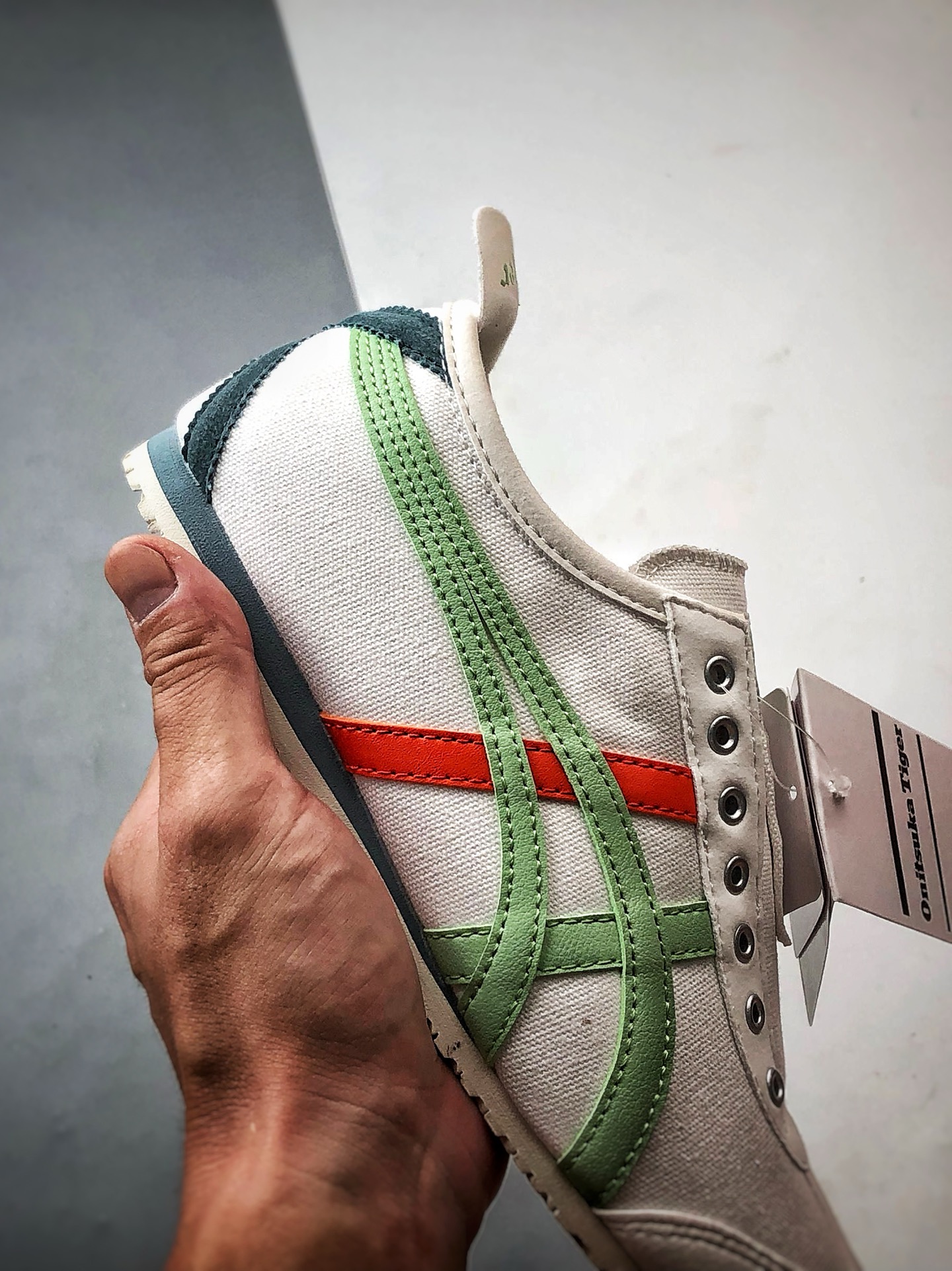 Asics 鬼冢虎 Mexico 66 Slip-On 白绿红 1183A360-129