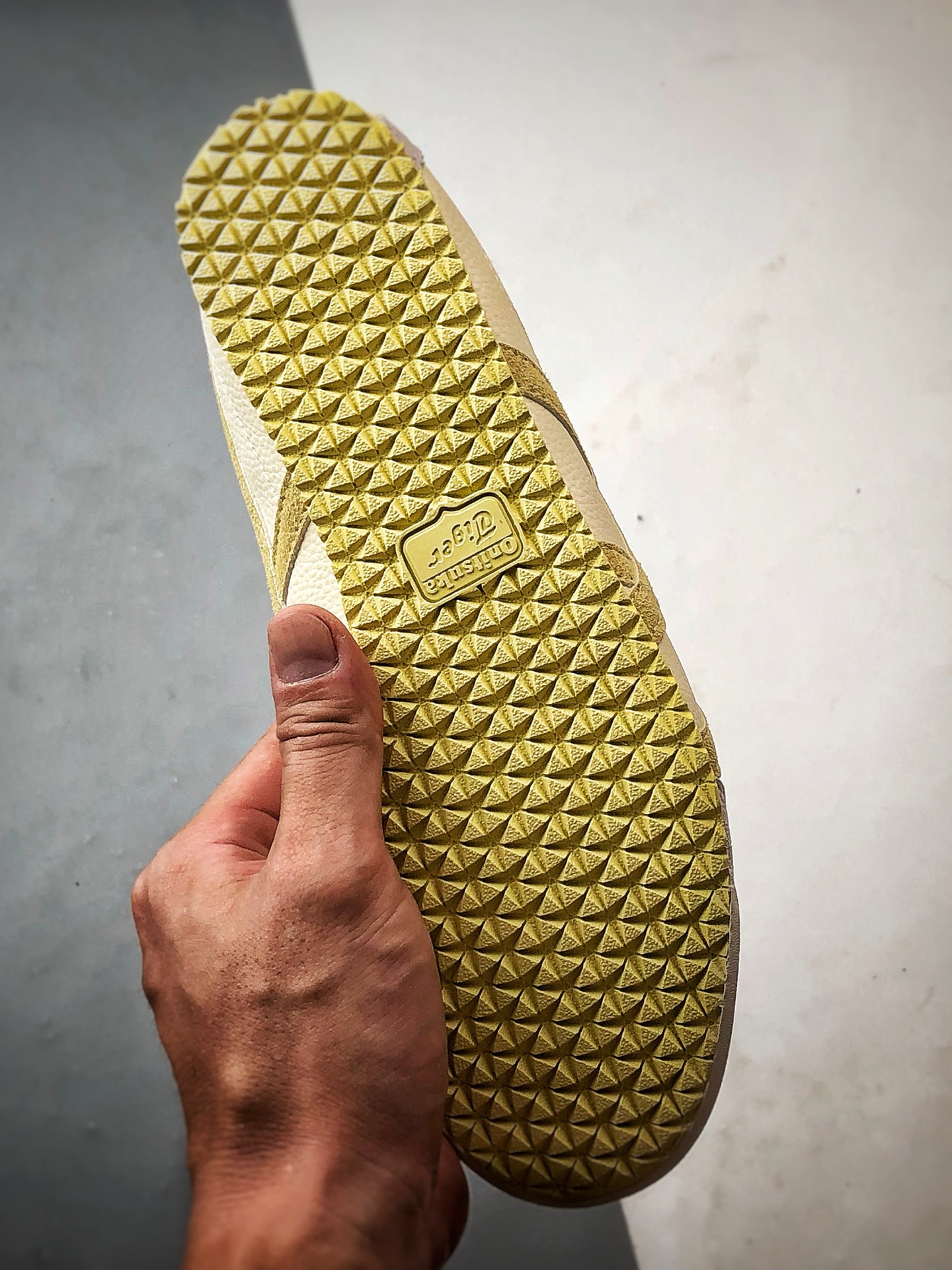 Asics 鬼冢虎 Mexico 66 Vin 米黄色 1183B391-103-莆田鞋,莆田鞋货源,高仿鞋,高仿鞋货源,安福档口,莆田高仿鞋,莆田鞋批发,高仿鞋批发,莆田高仿运动鞋,高仿运动鞋,莆田运动鞋 Asics 鬼冢虎 Mexico 66 Vin 米黄色 1183B391-103