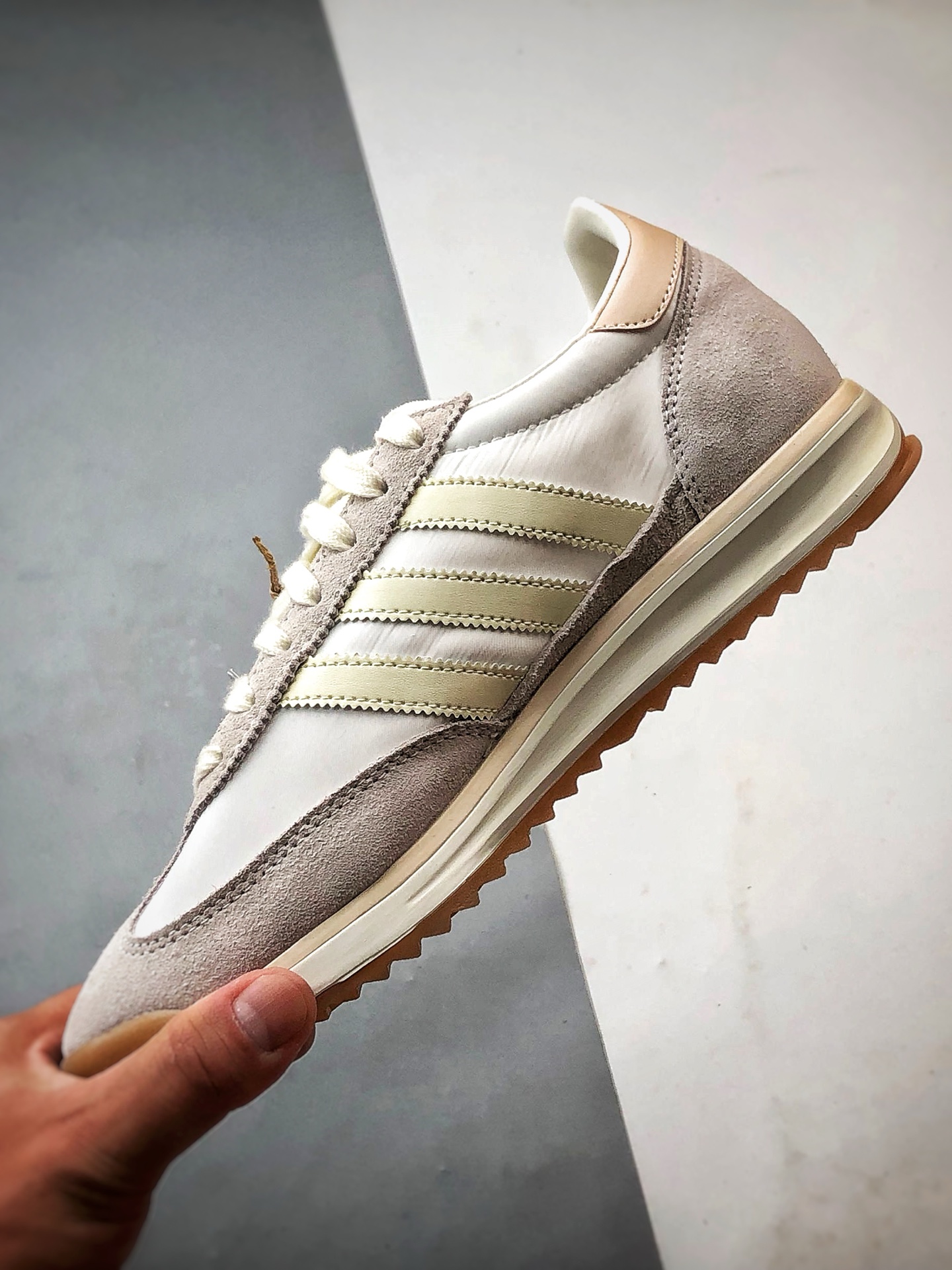 AD Originals SL 72 RS 米色 联名经典复古轻便休闲运动慢跑鞋 JI2491-莆田鞋,莆田鞋货源,高仿鞋,高仿鞋货源,安福档口,莆田高仿鞋,莆田鞋批发,高仿鞋批发,莆田高仿运动鞋,高仿运动鞋,莆田运动鞋 AD Originals SL 72 RS 米色 联名经典复古轻便休闲运动慢跑鞋 JI2491