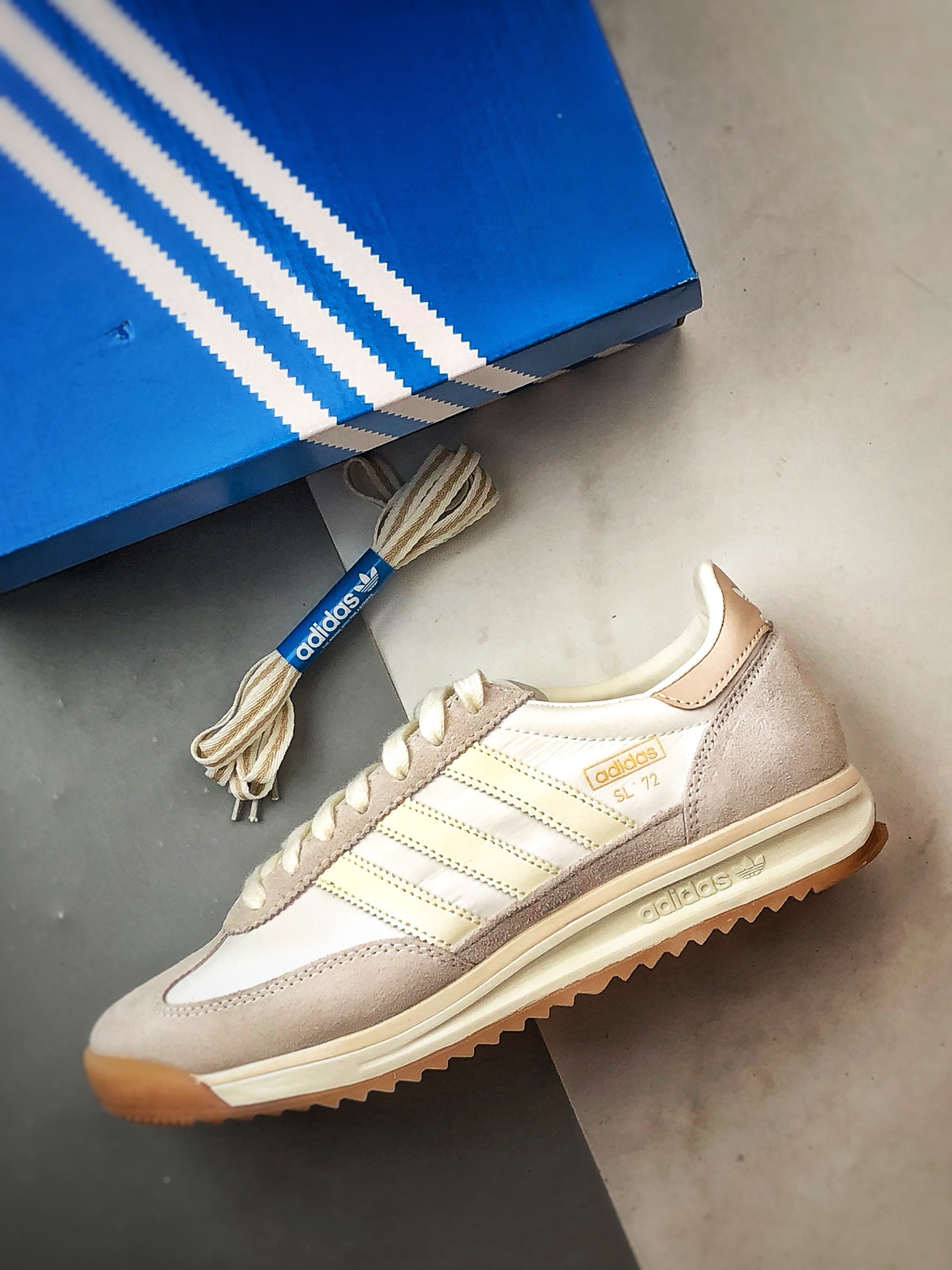 AD Originals SL 72 RS 米色 联名经典复古轻便休闲运动慢跑鞋 JI2491-莆田鞋,莆田鞋货源,高仿鞋,高仿鞋货源,安福档口,莆田高仿鞋,莆田鞋批发,高仿鞋批发,莆田高仿运动鞋,高仿运动鞋,莆田运动鞋 AD Originals SL 72 RS 米色 联名经典复古轻便休闲运动慢跑鞋 JI2491