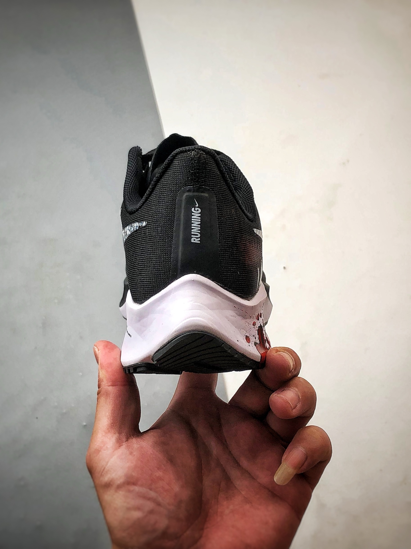 定制球鞋 Air Zoom Pegasus 37 虐杀原形 黑白红手绘 潮流简约百搭低帮跑步鞋 BQ9647-022