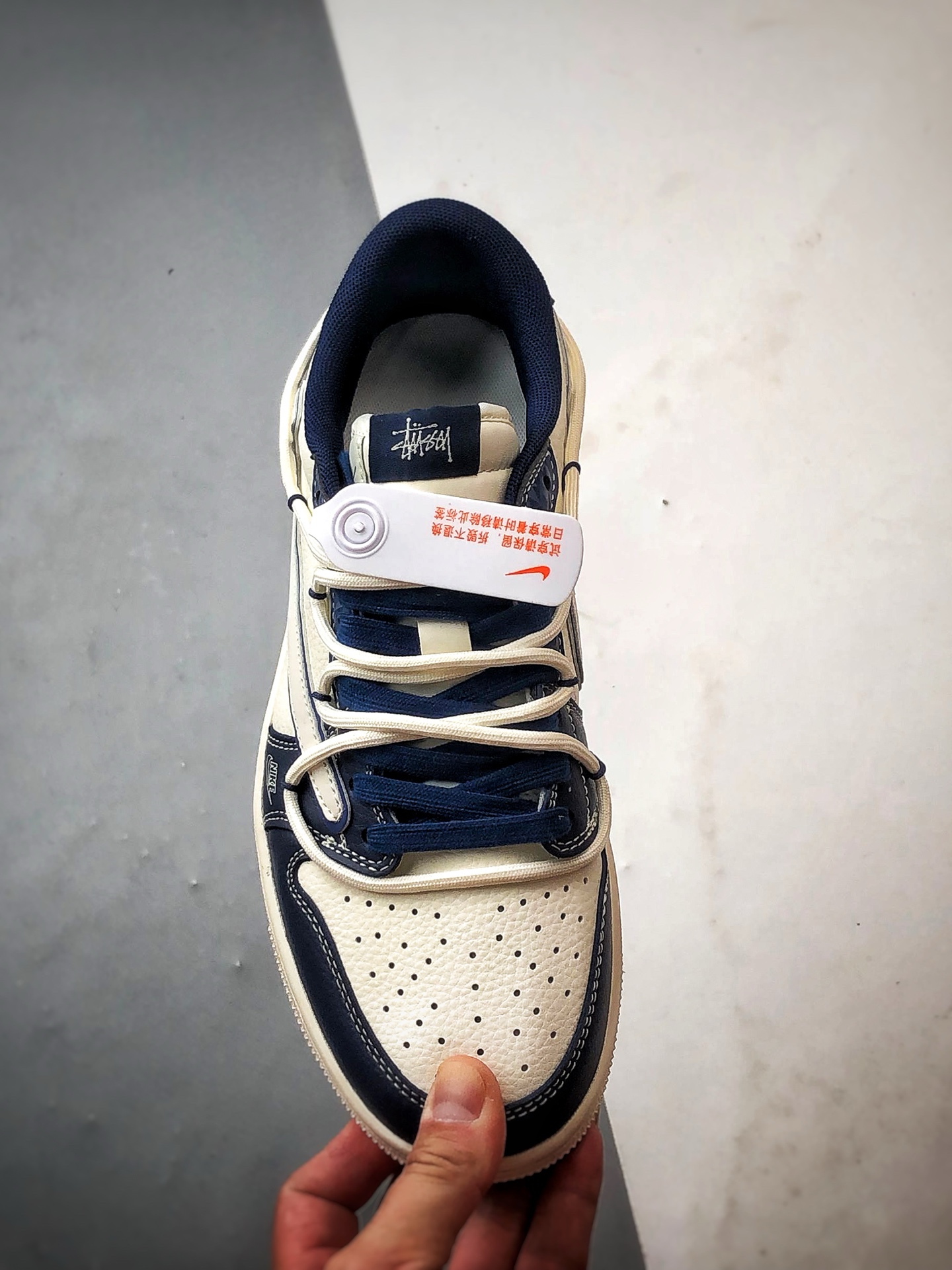 Air Jordan 1 Low ”高端定制” 斯图西米白深蓝倒钩解构 DM6868-111-莆田鞋,莆田鞋货源,高仿鞋,高仿鞋货源,安福档口,莆田高仿鞋,莆田鞋批发,高仿鞋批发,莆田高仿运动鞋,高仿运动鞋,莆田运动鞋 Air Jordan 1 Low ”高端定制” 斯图西米白深蓝倒钩解构 DM6868-111