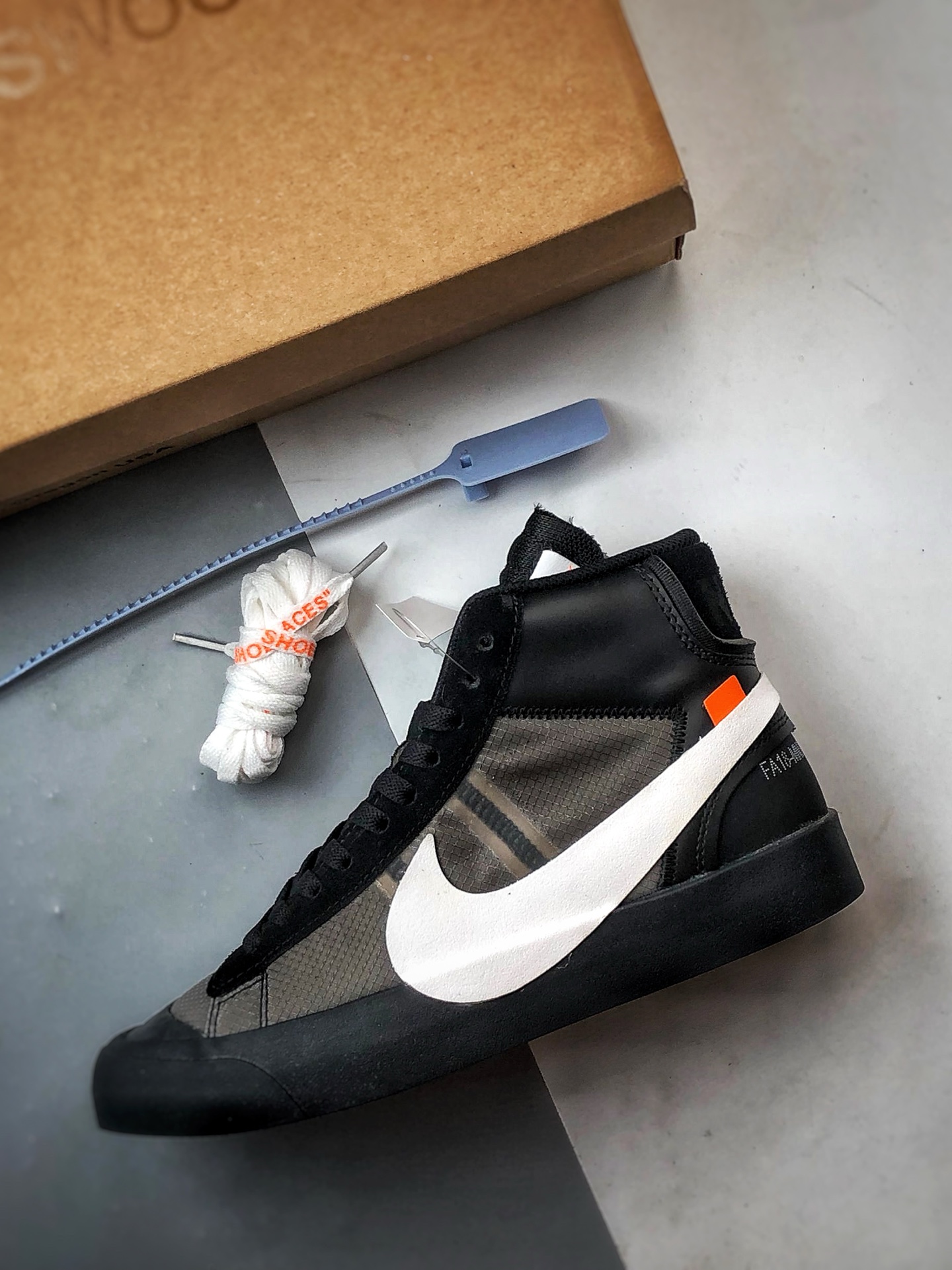 OFF-WHITE X NK Blazer Mid Grim Reaper 万圣节黑白 AA3832-001-莆田鞋,莆田鞋货源,高仿鞋,高仿鞋货源,安福档口,莆田高仿鞋,莆田鞋批发,高仿鞋批发,莆田高仿运动鞋,高仿运动鞋,莆田运动鞋 OFF-WHITE X NK Blazer Mid Grim Reaper 万圣节黑白 AA3832-001