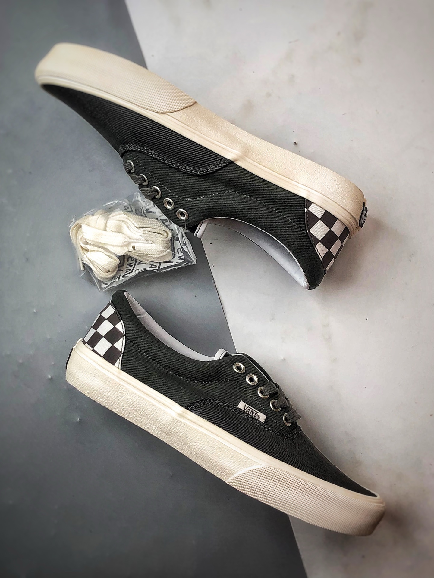 160 VAINL ARCHIVE x Vans Era 黑色 联名款牛仔水洗做旧休闲低帮板鞋 VN000CQ6RUX-Chinese UA Cheap High Quatity Brand Clothes Bags handbags Sneakers wholesale wholesaler seller from China Factory suppliers Fashion Clothing Shoes best Quality Beautiful Price 160 VAINL ARCHIVE x Vans Era 黑色 联名款牛仔水洗做旧休闲低帮板鞋 VN000CQ6RUX