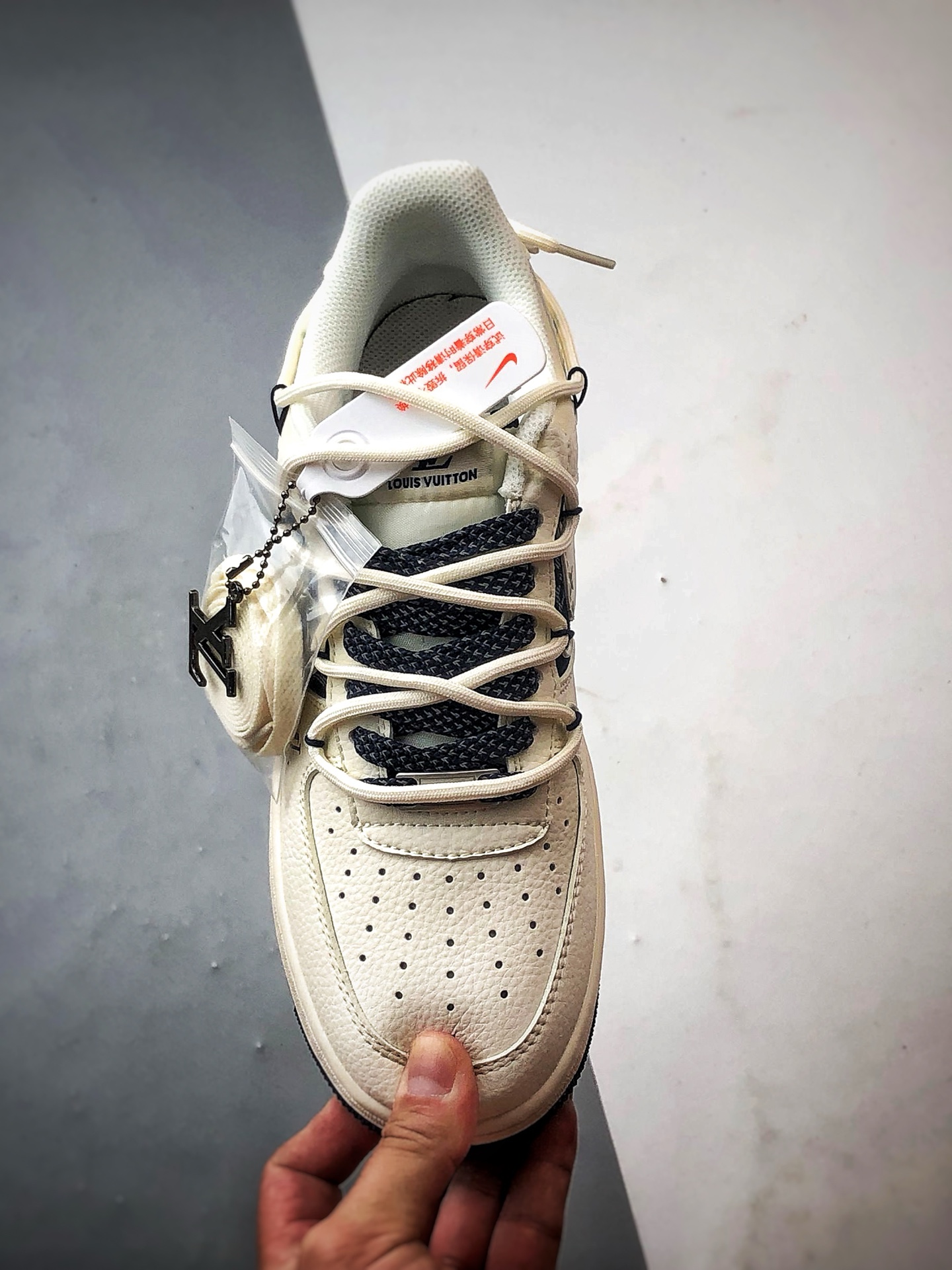 LV x Air Force 1 Low 白黑解构 DM6868-098-莆田鞋,莆田鞋货源,高仿鞋,高仿鞋货源,安福档口,莆田高仿鞋,莆田鞋批发,高仿鞋批发,莆田高仿运动鞋,高仿运动鞋,莆田运动鞋 LV x Air Force 1 Low 白黑解构 DM6868-098