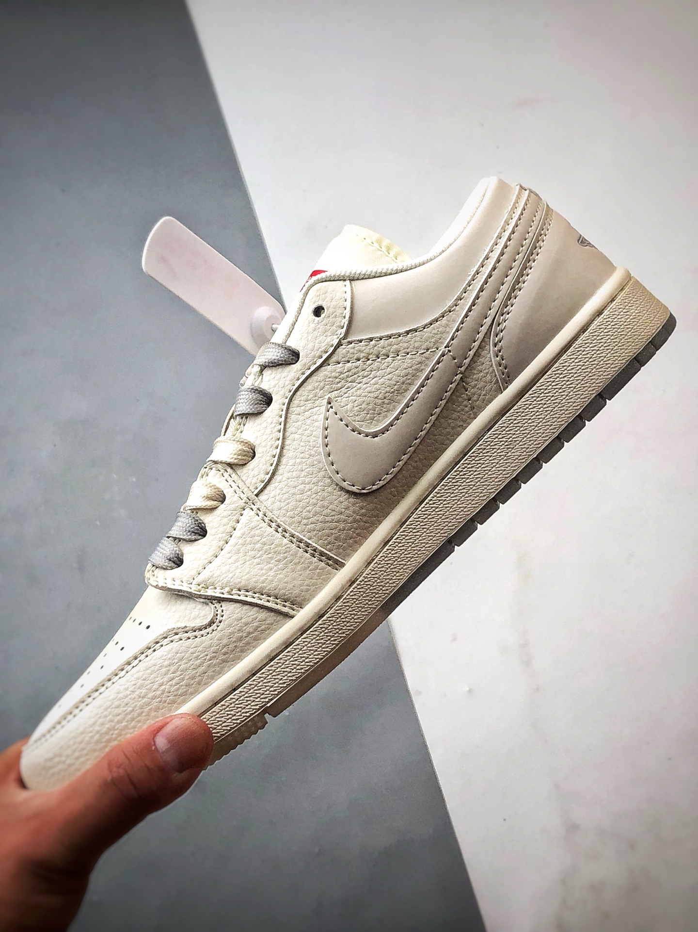Air Jordan 1 Low ”高端定制” Sup反光米白 XX3168-175-莆田鞋,莆田鞋货源,高仿鞋,高仿鞋货源,安福档口,莆田高仿鞋,莆田鞋批发,高仿鞋批发,莆田高仿运动鞋,高仿运动鞋,莆田运动鞋 Air Jordan 1 Low ”高端定制” Sup反光米白 XX3168-175
