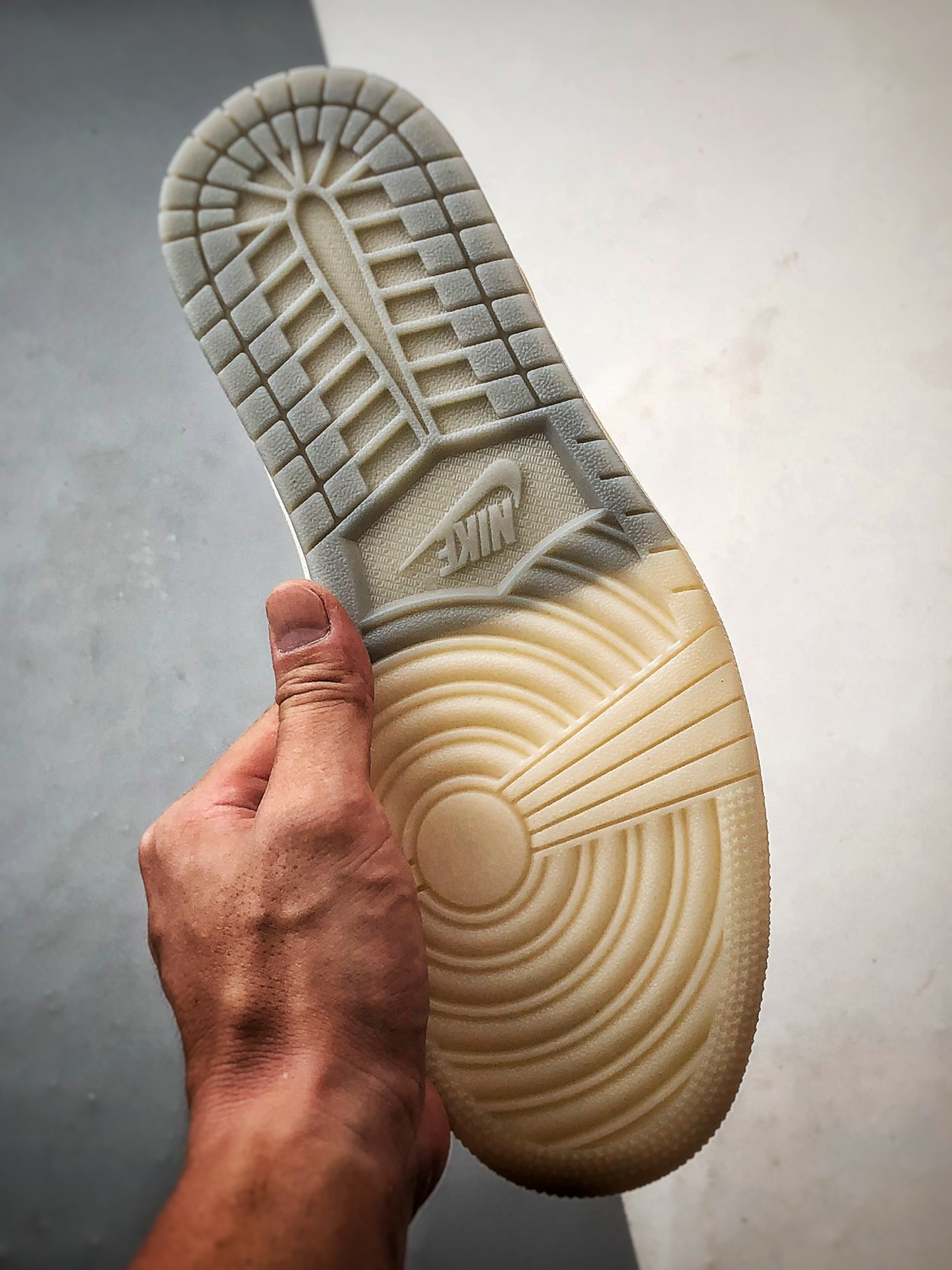 Air Jordan 1 Low ”高端定制” Sup反光米白 XX3168-175-莆田鞋,莆田鞋货源,高仿鞋,高仿鞋货源,安福档口,莆田高仿鞋,莆田鞋批发,高仿鞋批发,莆田高仿运动鞋,高仿运动鞋,莆田运动鞋 Air Jordan 1 Low ”高端定制” Sup反光米白 XX3168-175