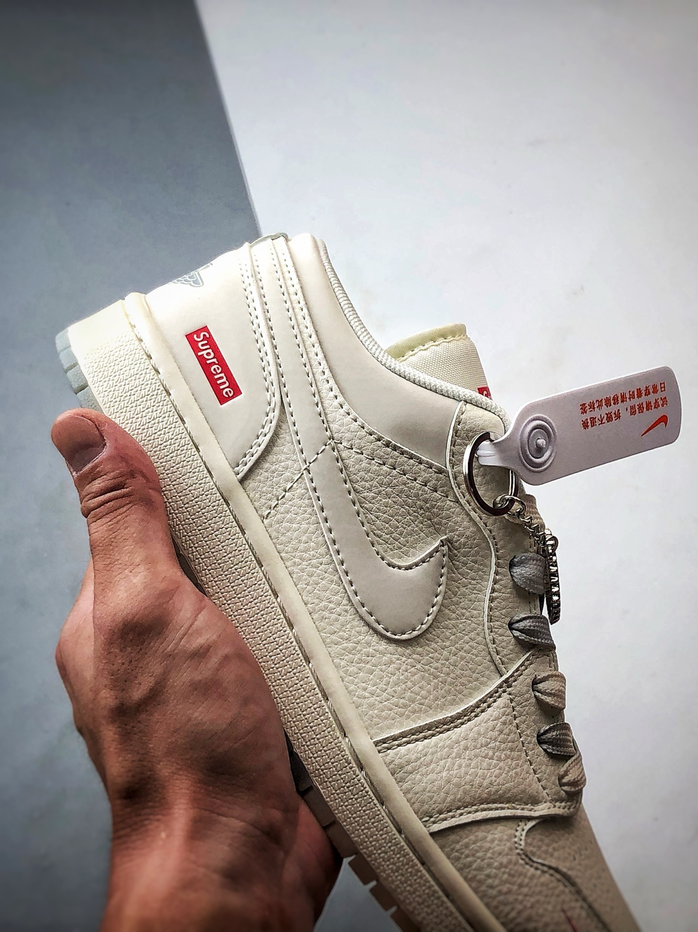 Air Jordan 1 Low ”高端定制” Sup反光米白 XX3168-175-莆田鞋,莆田鞋货源,高仿鞋,高仿鞋货源,安福档口,莆田高仿鞋,莆田鞋批发,高仿鞋批发,莆田高仿运动鞋,高仿运动鞋,莆田运动鞋 Air Jordan 1 Low ”高端定制” Sup反光米白 XX3168-175