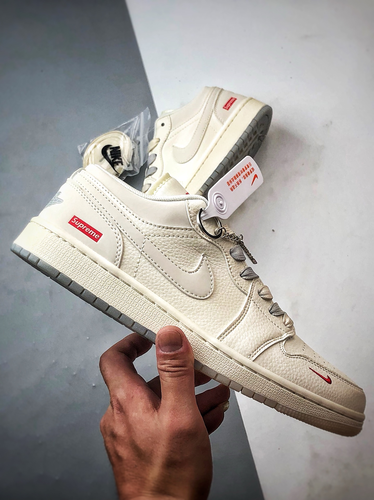 Air Jordan 1 Low ”高端定制” Sup反光米白 XX3168-175-莆田鞋,莆田鞋货源,高仿鞋,高仿鞋货源,安福档口,莆田高仿鞋,莆田鞋批发,高仿鞋批发,莆田高仿运动鞋,高仿运动鞋,莆田运动鞋 Air Jordan 1 Low ”高端定制” Sup反光米白 XX3168-175