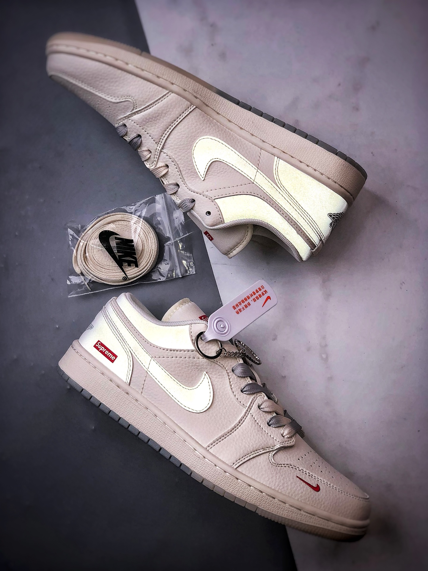 Air Jordan 1 Low ”高端定制” Sup反光米白 XX3168-175-莆田鞋,莆田鞋货源,高仿鞋,高仿鞋货源,安福档口,莆田高仿鞋,莆田鞋批发,高仿鞋批发,莆田高仿运动鞋,高仿运动鞋,莆田运动鞋 Air Jordan 1 Low ”高端定制” Sup反光米白 XX3168-175