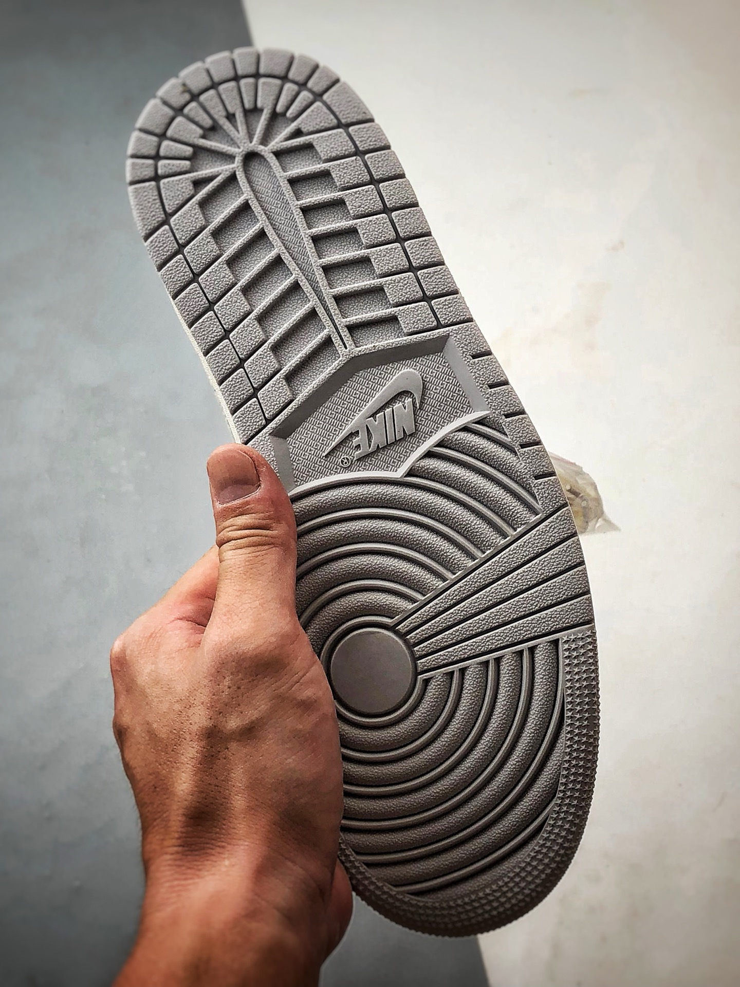 Air Jordan 1 Low ”高端定制” 斯图西米白灰倒钩 ST5696-262-莆田鞋,莆田鞋货源,高仿鞋,高仿鞋货源,安福档口,莆田高仿鞋,莆田鞋批发,高仿鞋批发,莆田高仿运动鞋,高仿运动鞋,莆田运动鞋 Air Jordan 1 Low ”高端定制” 斯图西米白灰倒钩 ST5696-262