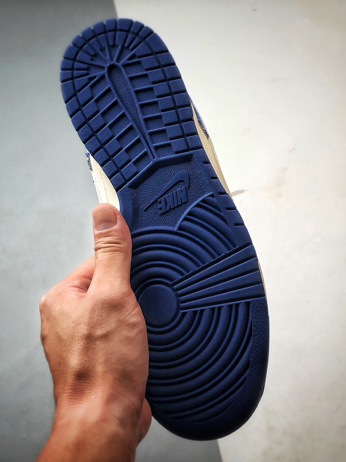 NK Dunk Low Retro ”DIY高端定制” LV牛仔布米白蓝 低帮休闲运动板鞋 FC1688-234-莆田鞋,莆田鞋货源,高仿鞋,高仿鞋货源,安福档口,莆田高仿鞋,莆田鞋批发,高仿鞋批发,莆田高仿运动鞋,高仿运动鞋,莆田运动鞋 NK Dunk Low Retro ”DIY高端定制” LV牛仔布米白蓝 低帮休闲运动板鞋 FC1688-234