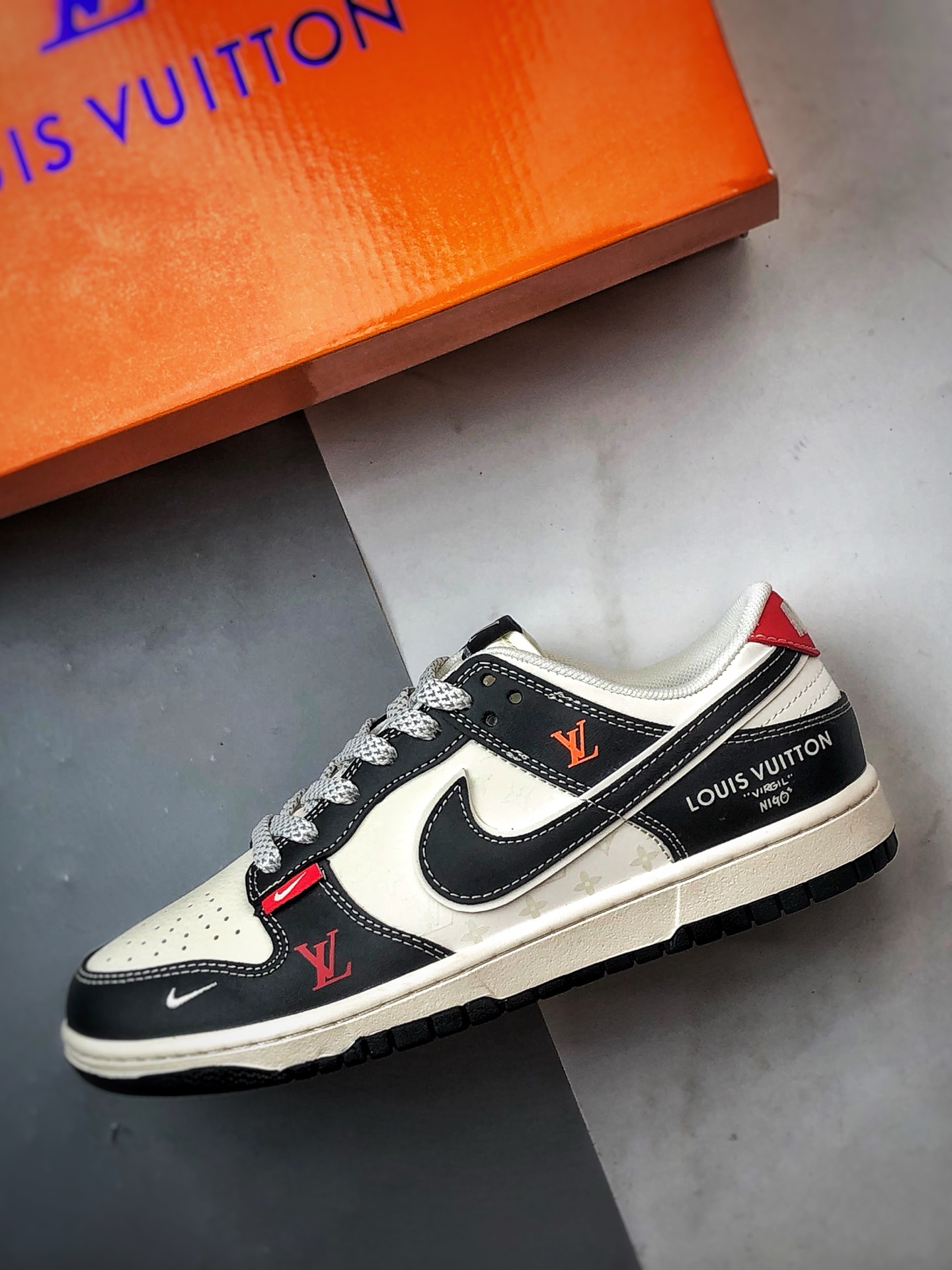 NK Dunk Low Retro ”DIY高端定制” LV印花米白黑反光 低帮休闲运动板鞋 YX5066-358-莆田鞋,莆田鞋货源,高仿鞋,高仿鞋货源,安福档口,莆田高仿鞋,莆田鞋批发,高仿鞋批发,莆田高仿运动鞋,高仿运动鞋,莆田运动鞋 NK Dunk Low Retro ”DIY高端定制” LV印花米白黑反光 低帮休闲运动板鞋 YX5066-358