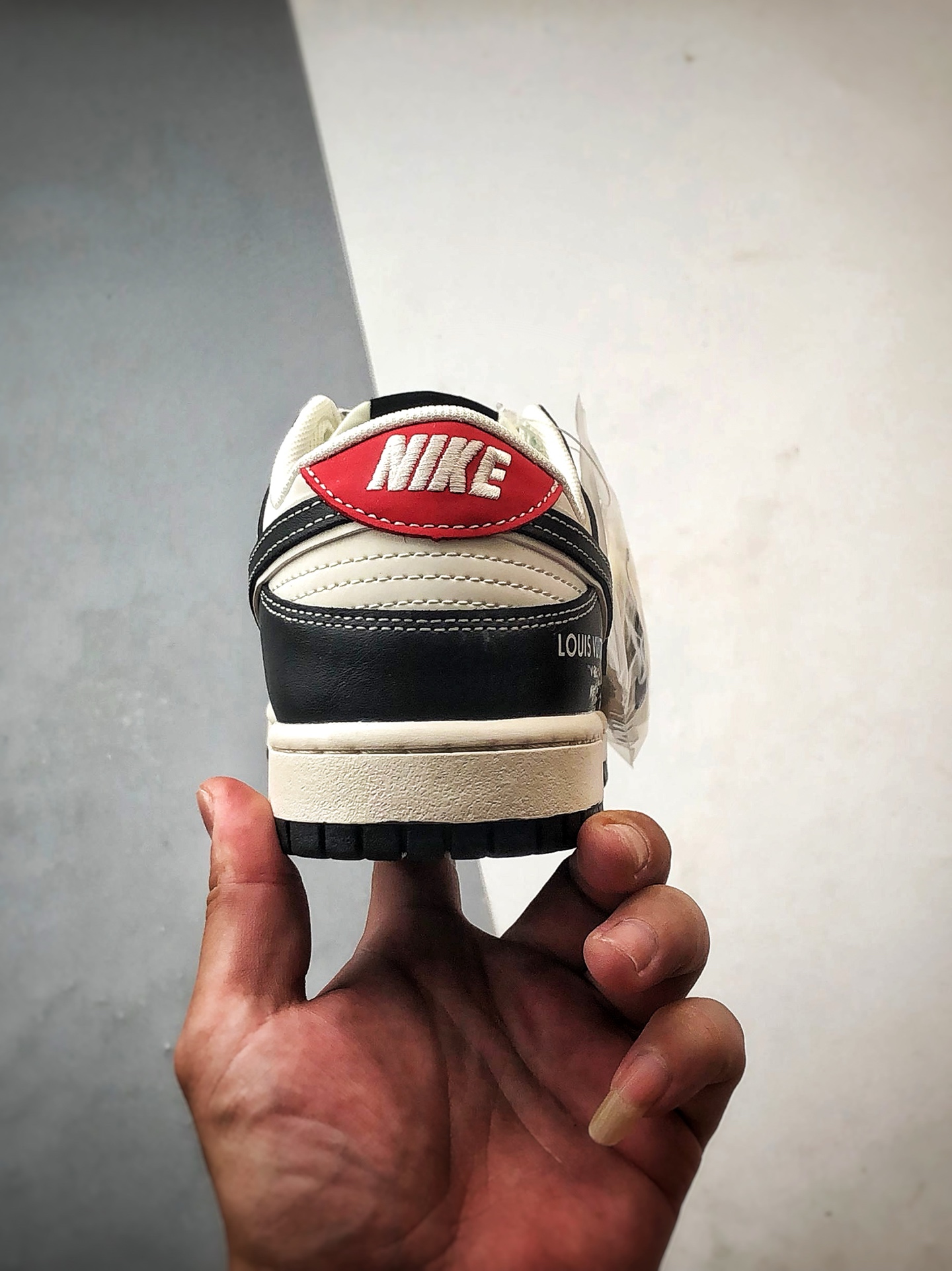 NK Dunk Low Retro ”DIY高端定制” LV印花米白黑反光 低帮休闲运动板鞋 YX5066-358-莆田鞋,莆田鞋货源,高仿鞋,高仿鞋货源,安福档口,莆田高仿鞋,莆田鞋批发,高仿鞋批发,莆田高仿运动鞋,高仿运动鞋,莆田运动鞋 NK Dunk Low Retro ”DIY高端定制” LV印花米白黑反光 低帮休闲运动板鞋 YX5066-358