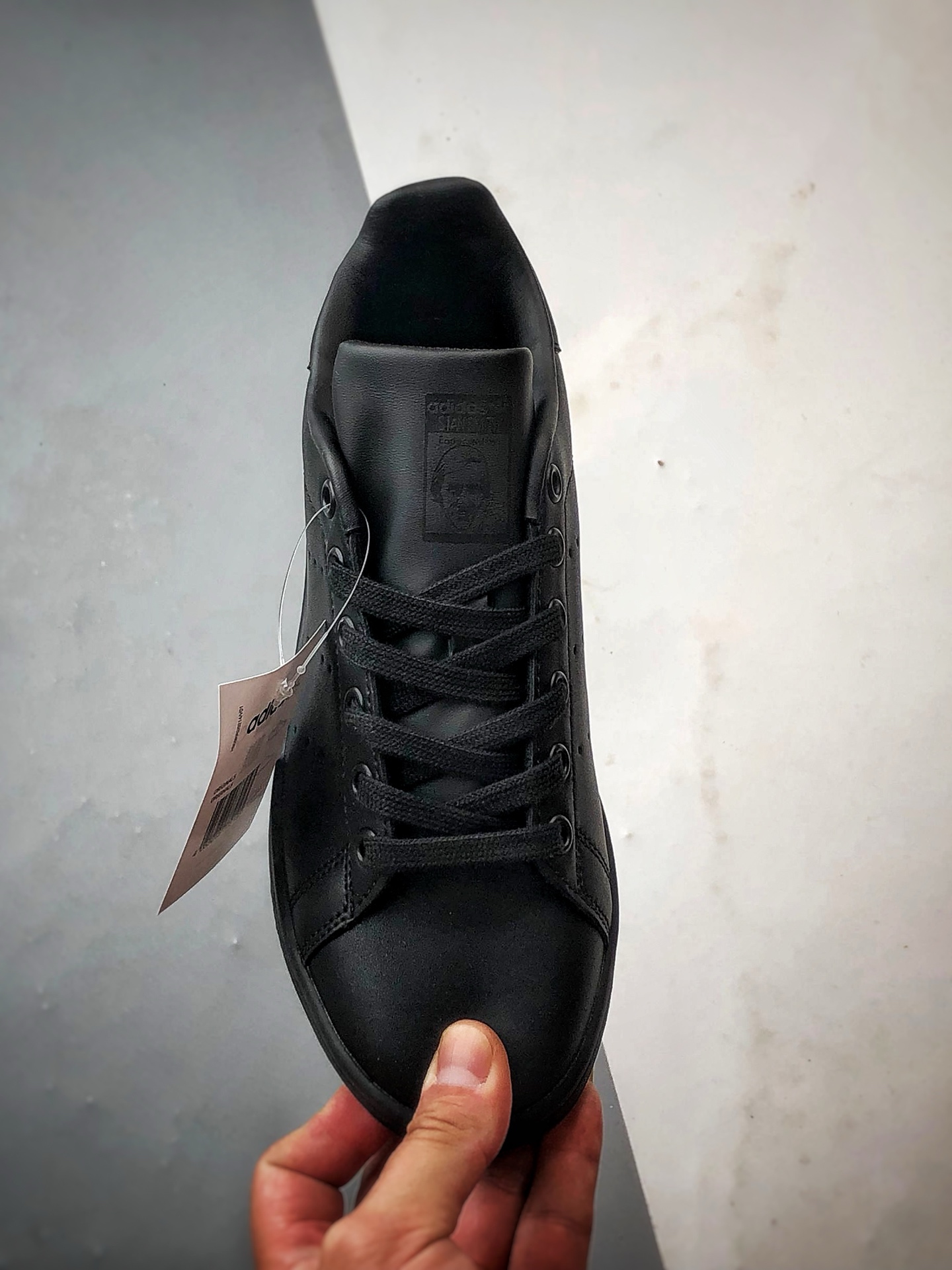 AD Originals Stan Smith 黑色 复古时尚舒适运动休闲板鞋 M20327-莆田鞋,莆田鞋货源,高仿鞋,高仿鞋货源,安福档口,莆田高仿鞋,莆田鞋批发,高仿鞋批发,莆田高仿运动鞋,高仿运动鞋,莆田运动鞋 AD Originals Stan Smith 黑色 复古时尚舒适运动休闲板鞋 M20327