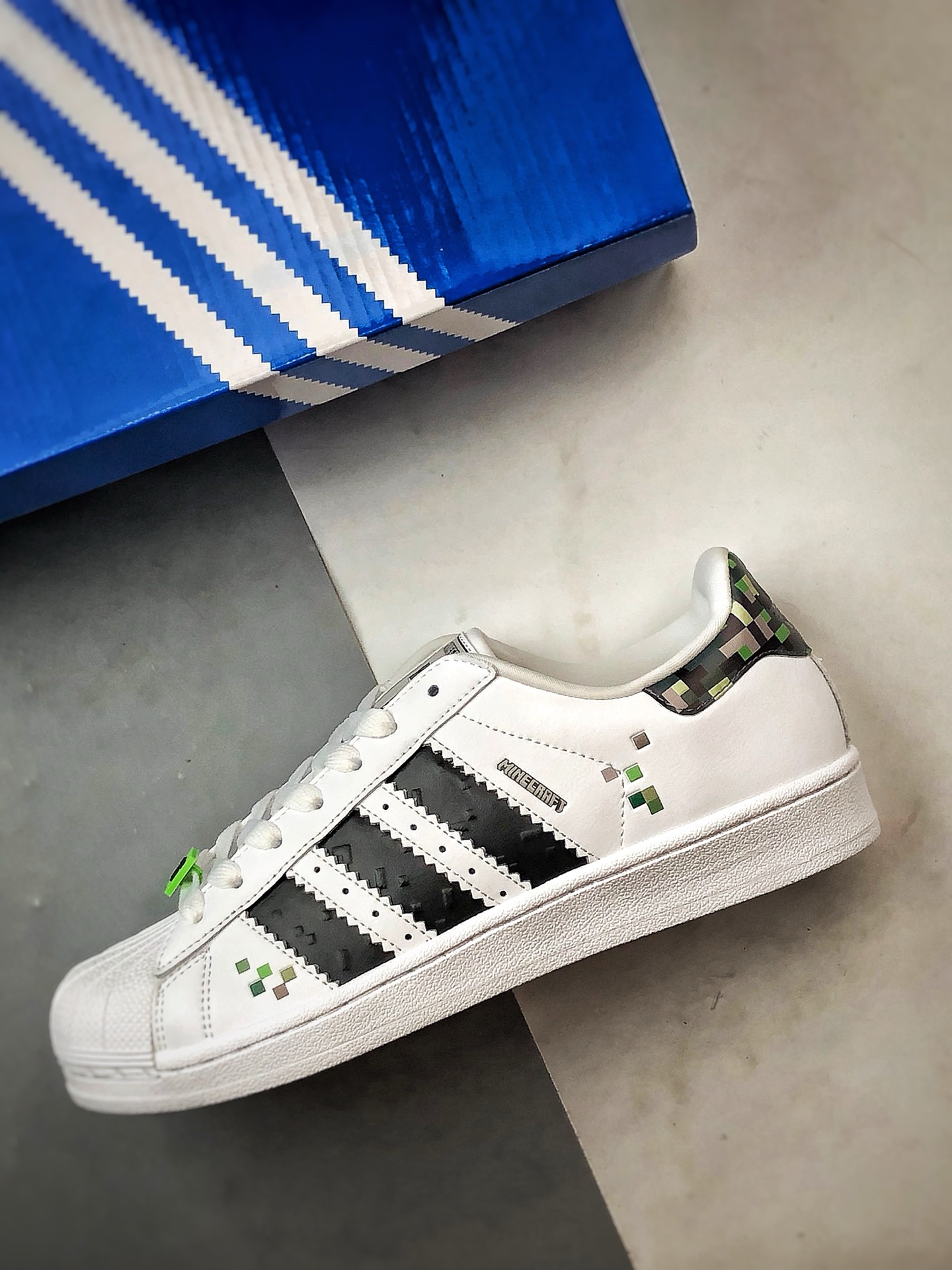AD Originals Superstar 白黑绿马赛克贝壳头 JQ8749-莆田鞋,莆田鞋货源,高仿鞋,高仿鞋货源,安福档口,莆田高仿鞋,莆田鞋批发,高仿鞋批发,莆田高仿运动鞋,高仿运动鞋,莆田运动鞋 AD Originals Superstar 白黑绿马赛克贝壳头 JQ8749