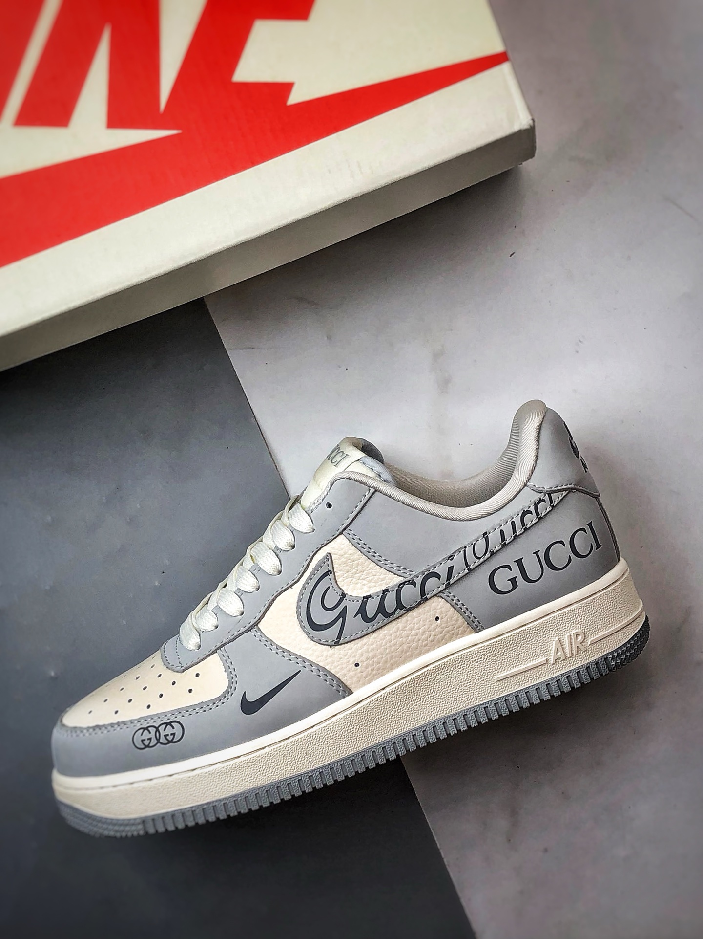 Gucci x Air Force 1 Low 灰白 DF0188-050-莆田鞋,莆田鞋货源,高仿鞋,高仿鞋货源,安福档口,莆田高仿鞋,莆田鞋批发,高仿鞋批发,莆田高仿运动鞋,高仿运动鞋,莆田运动鞋 Gucci x Air Force 1 Low 灰白 DF0188-050