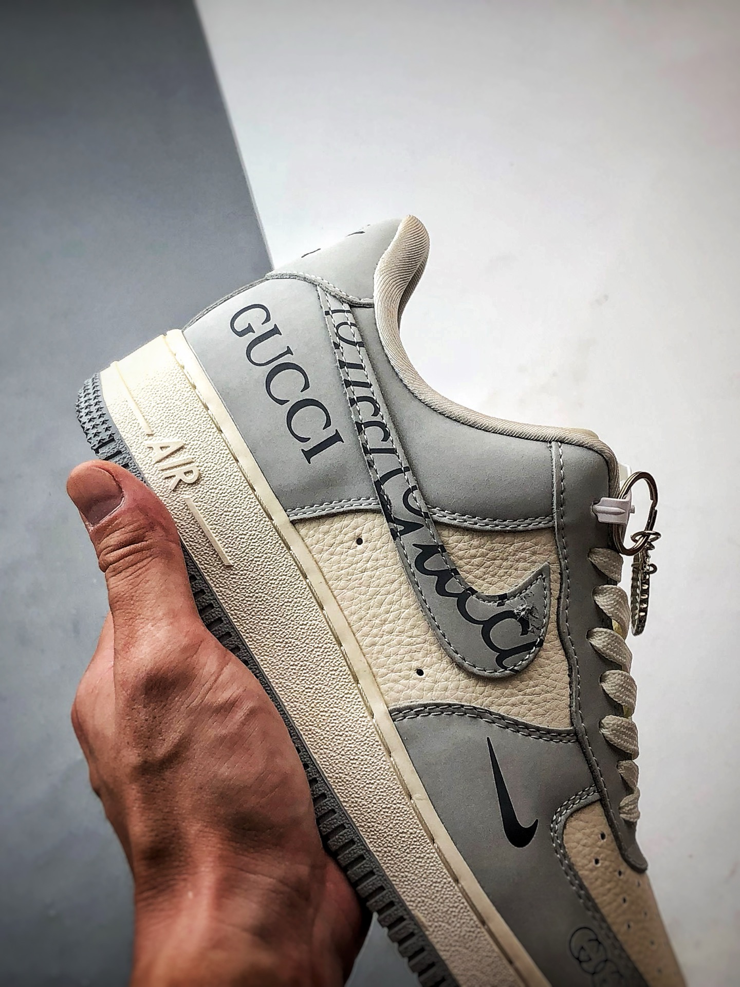 Gucci x Air Force 1 Low 灰白 DF0188-050-莆田鞋,莆田鞋货源,高仿鞋,高仿鞋货源,安福档口,莆田高仿鞋,莆田鞋批发,高仿鞋批发,莆田高仿运动鞋,高仿运动鞋,莆田运动鞋 Gucci x Air Force 1 Low 灰白 DF0188-050