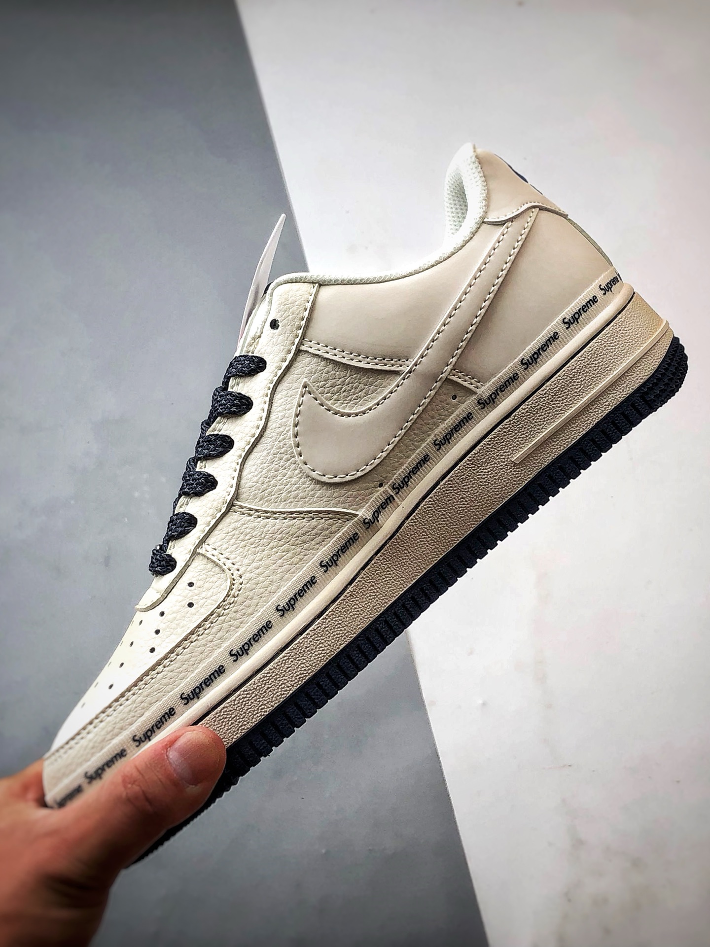 Sup x Air Force 1 Low 反光白深蓝 XX3168-203-莆田鞋,莆田鞋货源,高仿鞋,高仿鞋货源,安福档口,莆田高仿鞋,莆田鞋批发,高仿鞋批发,莆田高仿运动鞋,高仿运动鞋,莆田运动鞋 Sup x Air Force 1 Low 反光白深蓝 XX3168-203