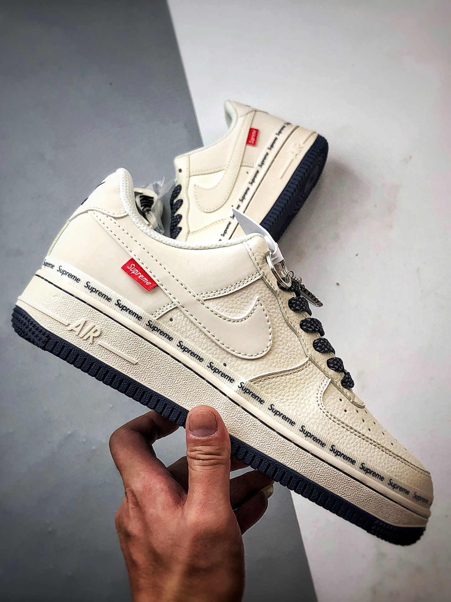 Sup x Air Force 1 Low 反光白深蓝 XX3168-203-莆田鞋,莆田鞋货源,高仿鞋,高仿鞋货源,安福档口,莆田高仿鞋,莆田鞋批发,高仿鞋批发,莆田高仿运动鞋,高仿运动鞋,莆田运动鞋 Sup x Air Force 1 Low 反光白深蓝 XX3168-203