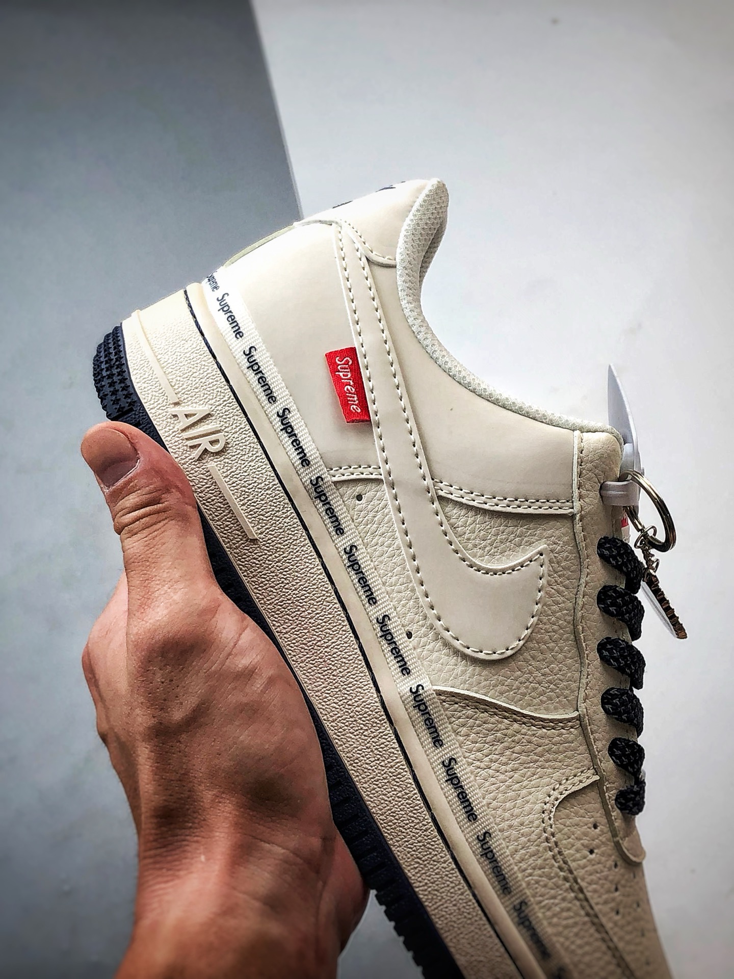 Sup x Air Force 1 Low 反光白深蓝 XX3168-203-莆田鞋,莆田鞋货源,高仿鞋,高仿鞋货源,安福档口,莆田高仿鞋,莆田鞋批发,高仿鞋批发,莆田高仿运动鞋,高仿运动鞋,莆田运动鞋 Sup x Air Force 1 Low 反光白深蓝 XX3168-203