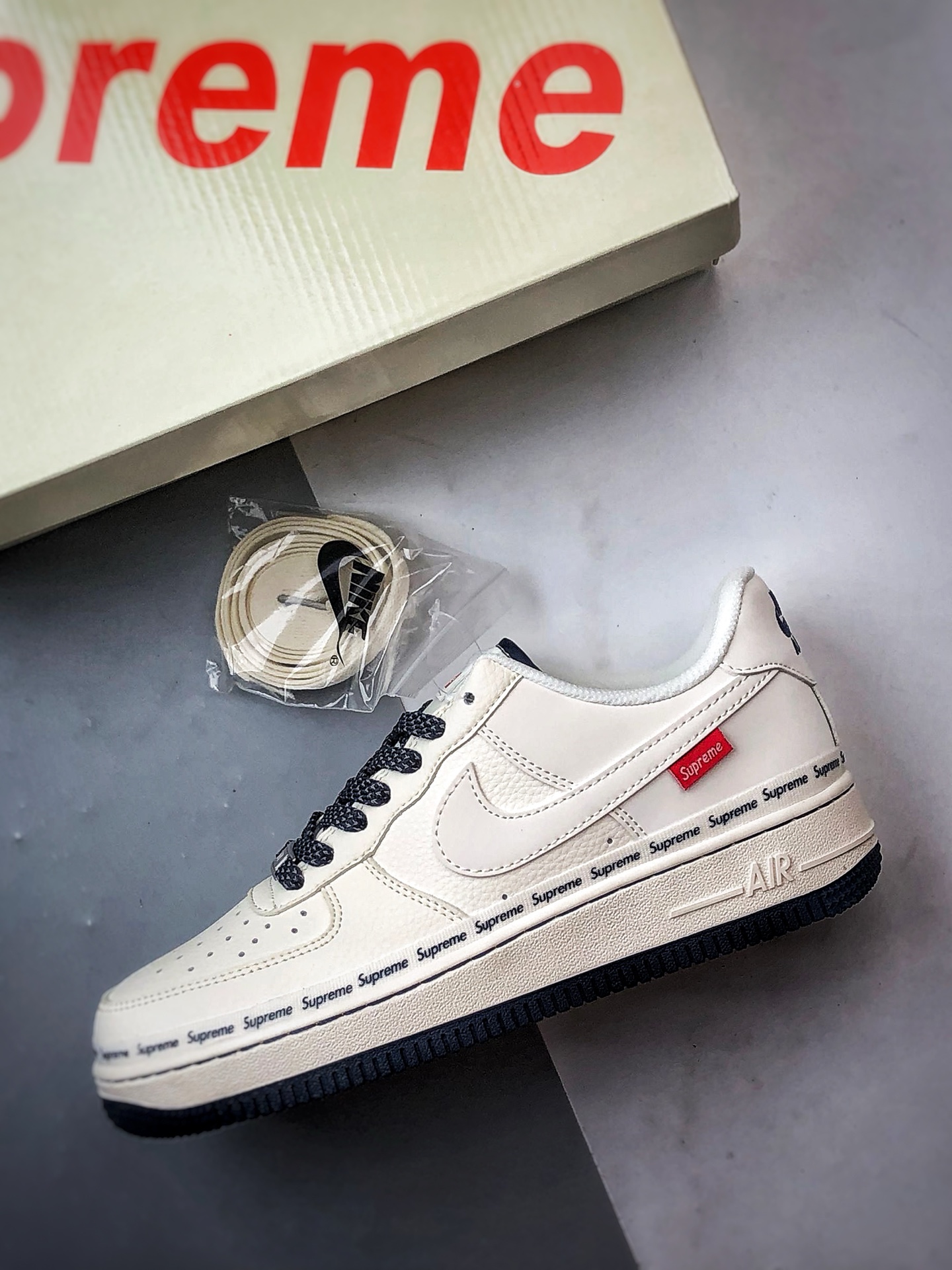 Sup x Air Force 1 Low 反光白深蓝 XX3168-203-莆田鞋,莆田鞋货源,高仿鞋,高仿鞋货源,安福档口,莆田高仿鞋,莆田鞋批发,高仿鞋批发,莆田高仿运动鞋,高仿运动鞋,莆田运动鞋 Sup x Air Force 1 Low 反光白深蓝 XX3168-203