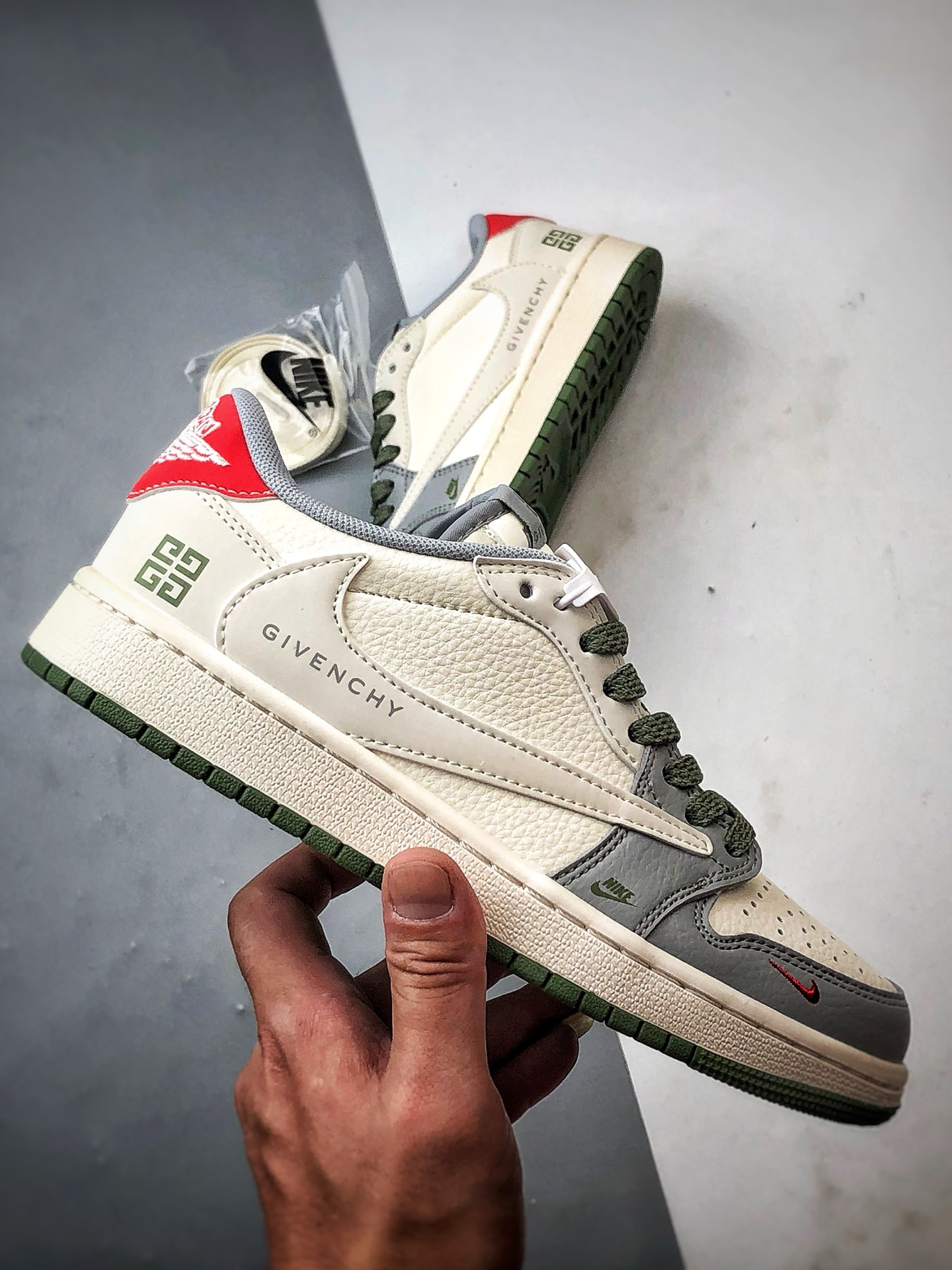 Air Jordan 1 Low ”高端定制” 纪梵希白灰绿倒钩 XS7089-600-莆田鞋,莆田鞋货源,高仿鞋,高仿鞋货源,安福档口,莆田高仿鞋,莆田鞋批发,高仿鞋批发,莆田高仿运动鞋,高仿运动鞋,莆田运动鞋 Air Jordan 1 Low ”高端定制” 纪梵希白灰绿倒钩 XS7089-600