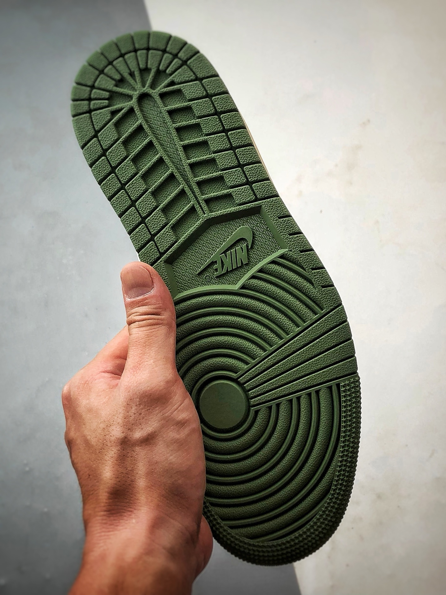 Air Jordan 1 Low ”高端定制” 纪梵希白灰绿倒钩 XS7089-600-莆田鞋,莆田鞋货源,高仿鞋,高仿鞋货源,安福档口,莆田高仿鞋,莆田鞋批发,高仿鞋批发,莆田高仿运动鞋,高仿运动鞋,莆田运动鞋 Air Jordan 1 Low ”高端定制” 纪梵希白灰绿倒钩 XS7089-600