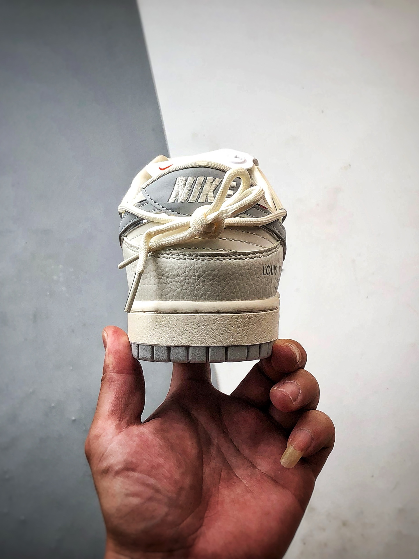 NK Dunk Low Retro ”DIY高端定制” LV米白灰解构 低帮休闲运动板鞋 DM6868-092-莆田鞋,莆田鞋货源,高仿鞋,高仿鞋货源,安福档口,莆田高仿鞋,莆田鞋批发,高仿鞋批发,莆田高仿运动鞋,高仿运动鞋,莆田运动鞋 NK Dunk Low Retro ”DIY高端定制” LV米白灰解构 低帮休闲运动板鞋 DM6868-092