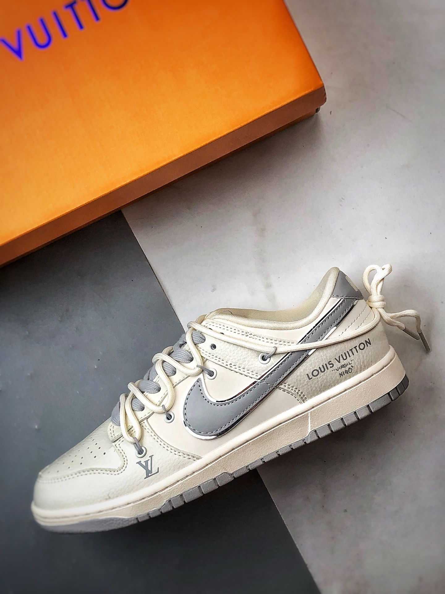 NK Dunk Low Retro ”DIY高端定制” LV米白灰解构 低帮休闲运动板鞋 DM6868-092-莆田鞋,莆田鞋货源,高仿鞋,高仿鞋货源,安福档口,莆田高仿鞋,莆田鞋批发,高仿鞋批发,莆田高仿运动鞋,高仿运动鞋,莆田运动鞋 NK Dunk Low Retro ”DIY高端定制” LV米白灰解构 低帮休闲运动板鞋 DM6868-092