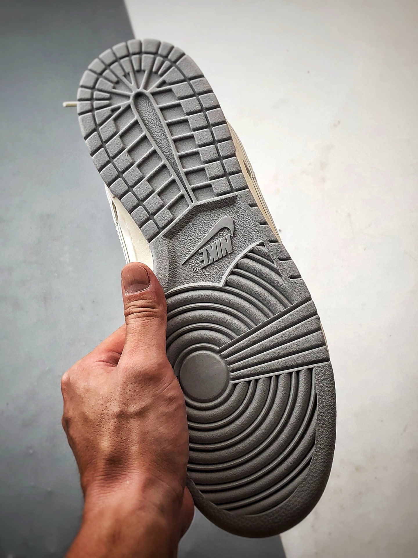 NK Dunk Low Retro ”DIY高端定制” LV米白灰解构 低帮休闲运动板鞋 DM6868-092-莆田鞋,莆田鞋货源,高仿鞋,高仿鞋货源,安福档口,莆田高仿鞋,莆田鞋批发,高仿鞋批发,莆田高仿运动鞋,高仿运动鞋,莆田运动鞋 NK Dunk Low Retro ”DIY高端定制” LV米白灰解构 低帮休闲运动板鞋 DM6868-092