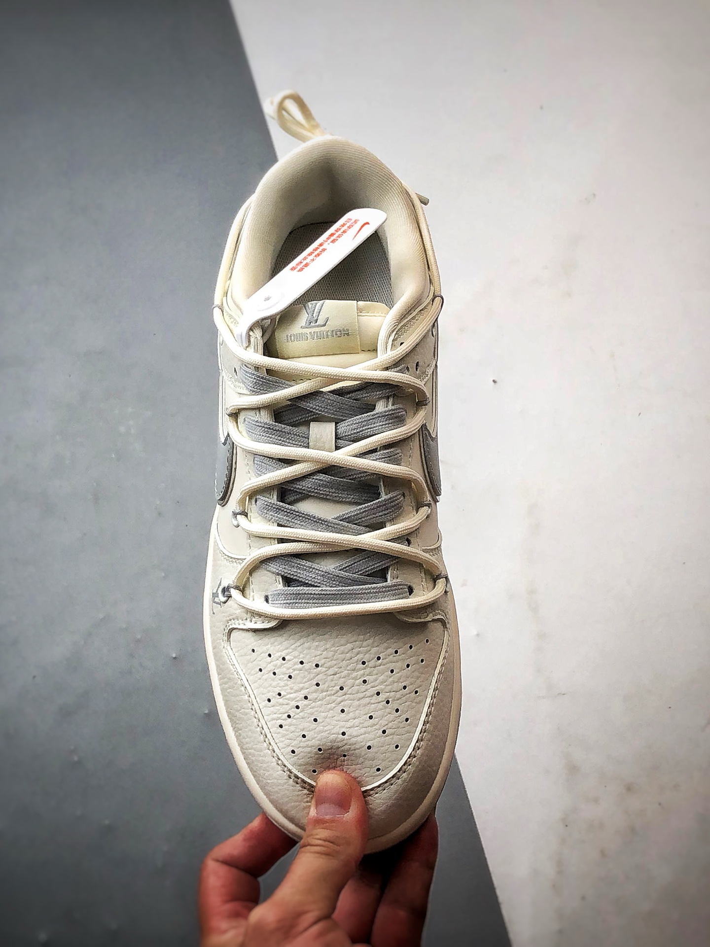 NK Dunk Low Retro ”DIY高端定制” LV米白灰解构 低帮休闲运动板鞋 DM6868-092-莆田鞋,莆田鞋货源,高仿鞋,高仿鞋货源,安福档口,莆田高仿鞋,莆田鞋批发,高仿鞋批发,莆田高仿运动鞋,高仿运动鞋,莆田运动鞋 NK Dunk Low Retro ”DIY高端定制” LV米白灰解构 低帮休闲运动板鞋 DM6868-092