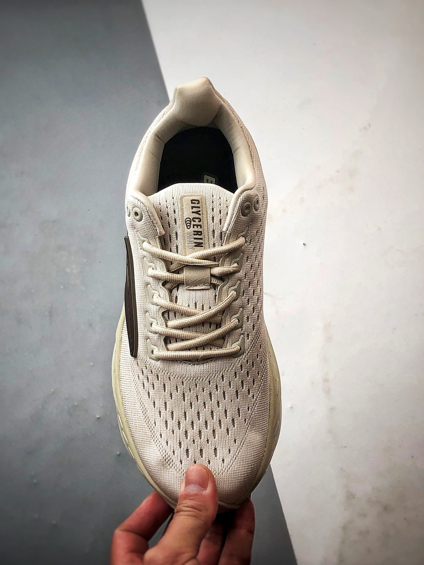 Brooks布鲁克斯 Glycerin max 米白 舒适简约防滑耐磨低帮跑步鞋