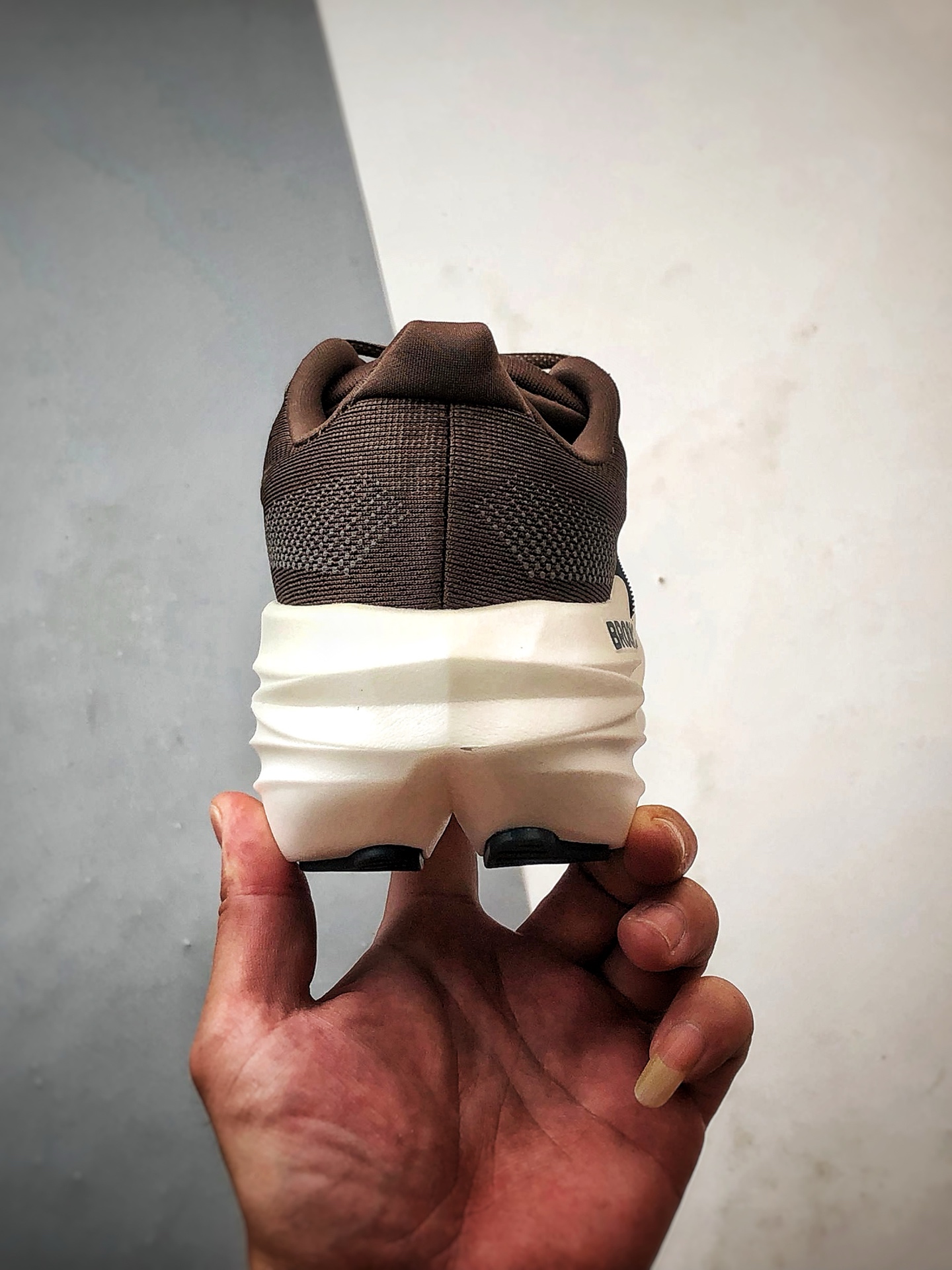 Brooks布鲁克斯 Glycerin max 棕白 舒适简约防滑耐磨低帮跑步鞋