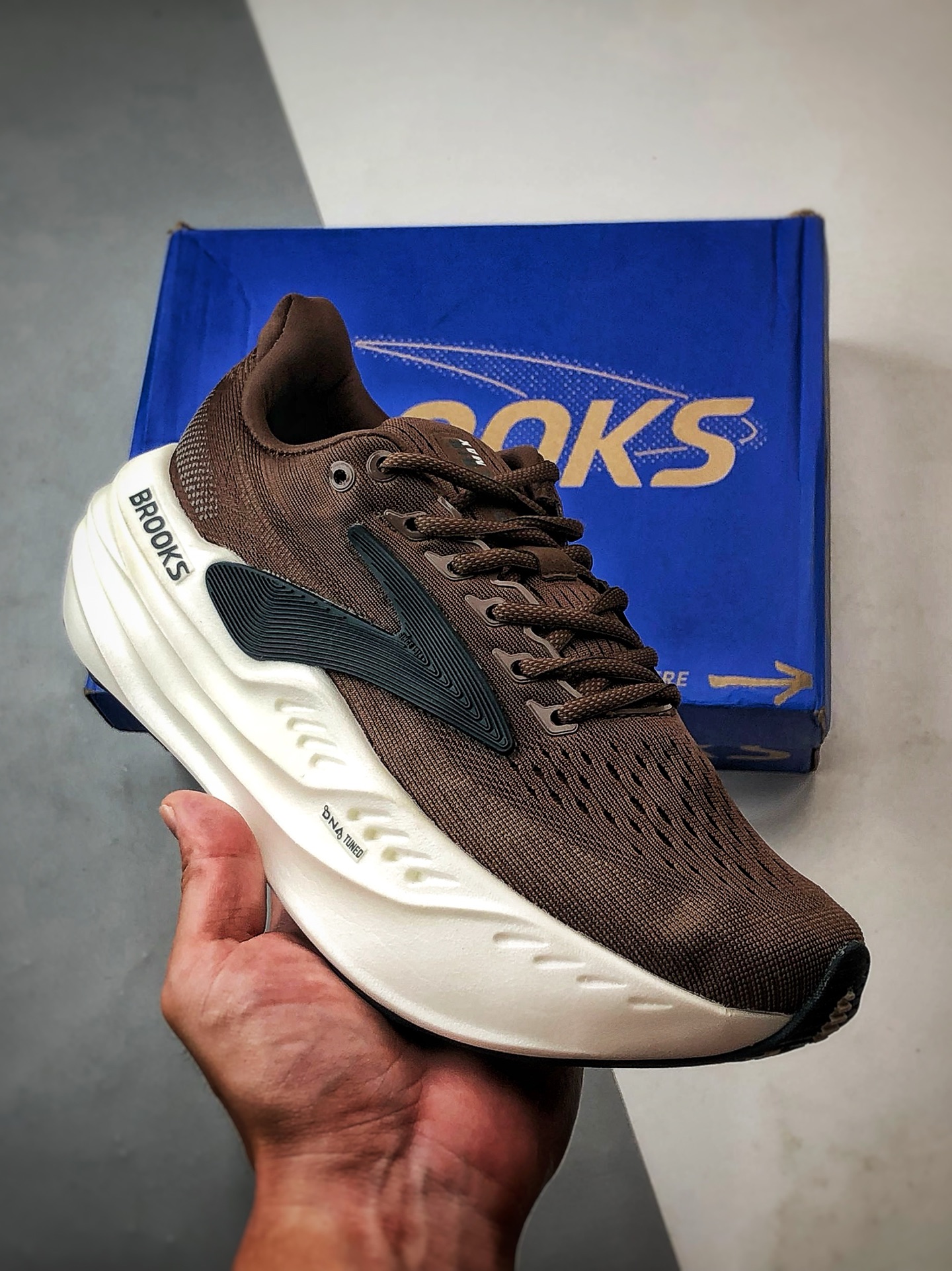 Brooks布鲁克斯 Glycerin max 棕白 舒适简约防滑耐磨低帮跑步鞋