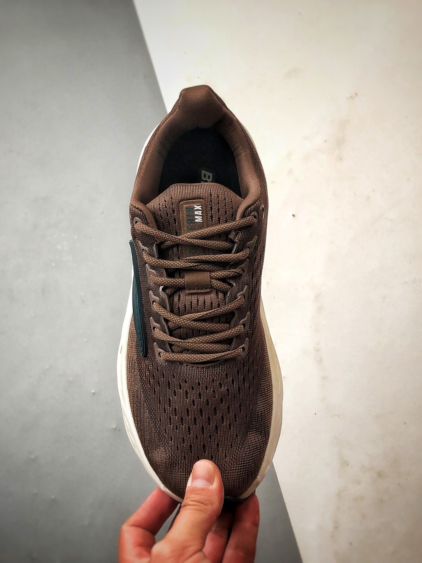 Brooks布鲁克斯 Glycerin max 棕白 舒适简约防滑耐磨低帮跑步鞋