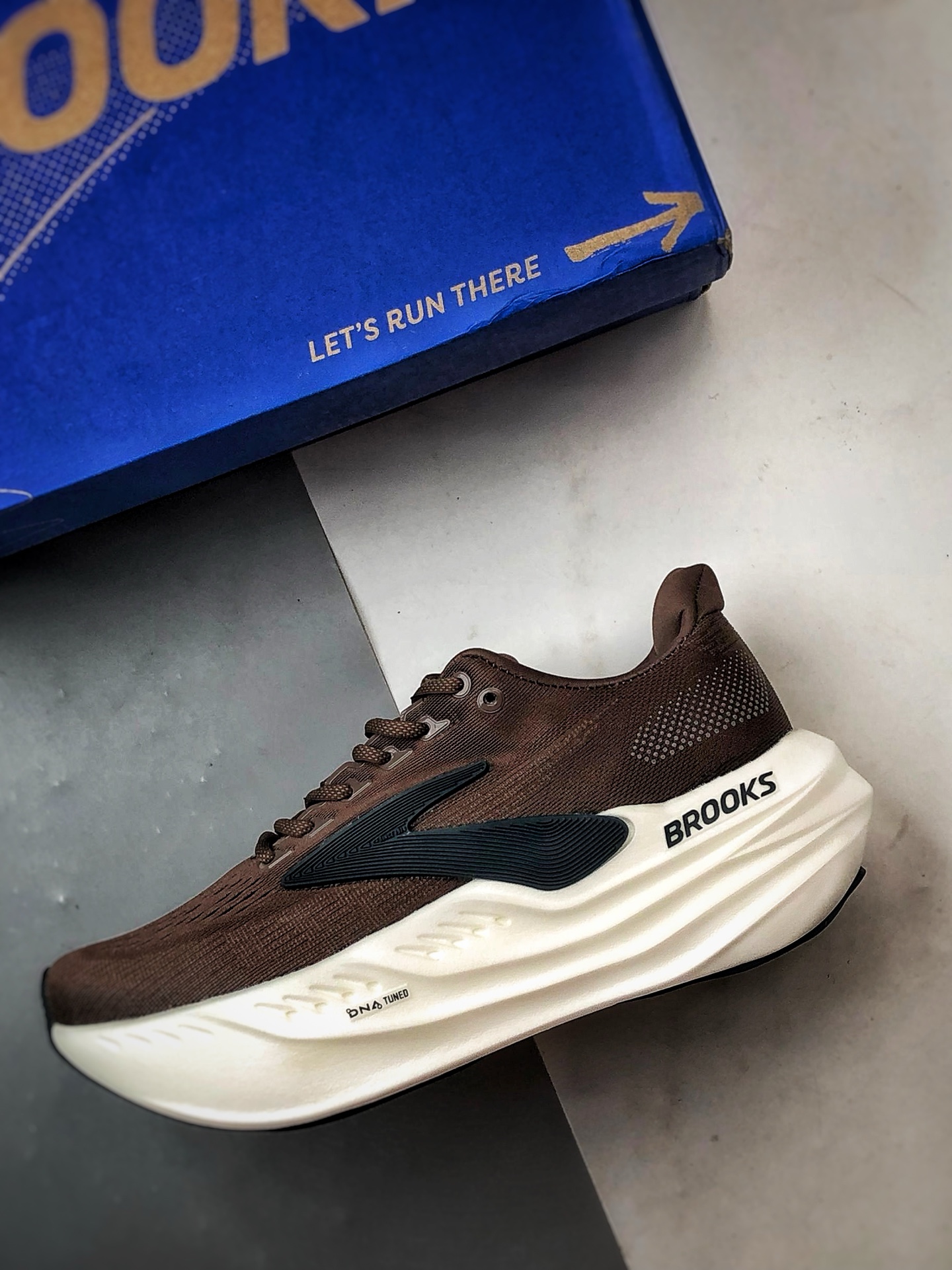 Brooks布鲁克斯 Glycerin max 棕白 舒适简约防滑耐磨低帮跑步鞋