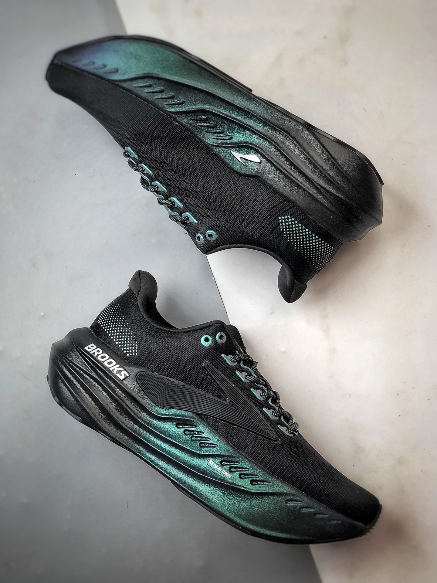 Brooks布鲁克斯 Glycerin max 黑色 舒适简约防滑耐磨低帮跑步鞋