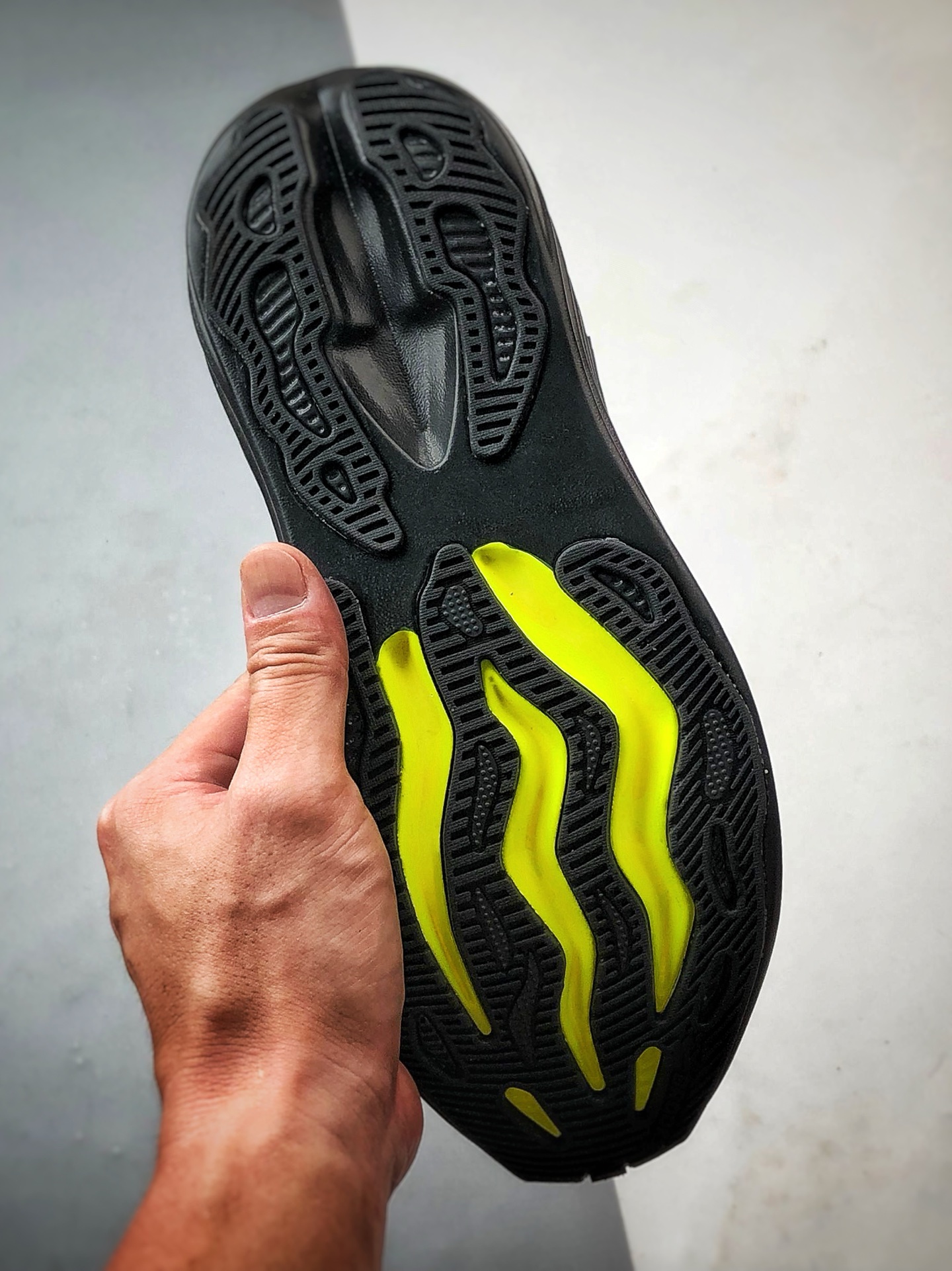 Brooks布鲁克斯 Glycerin max 黑色 舒适简约防滑耐磨低帮跑步鞋