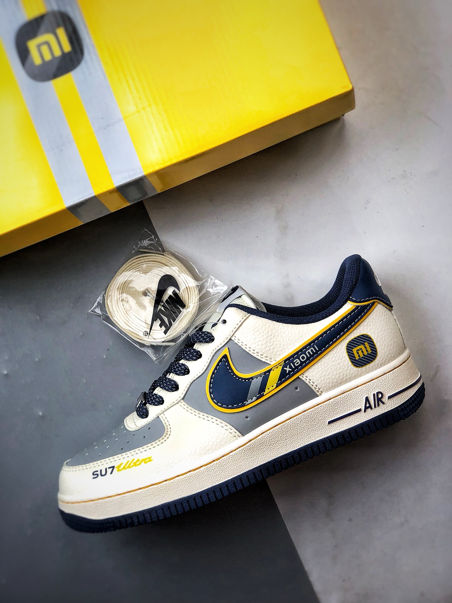 Air Force 1 Low 小米su7米灰蓝黄 XX3168-213-莆田鞋,莆田鞋货源,高仿鞋,高仿鞋货源,安福档口,莆田高仿鞋,莆田鞋批发,高仿鞋批发,莆田高仿运动鞋,高仿运动鞋,莆田运动鞋 Air Force 1 Low 小米su7米灰蓝黄 XX3168-213