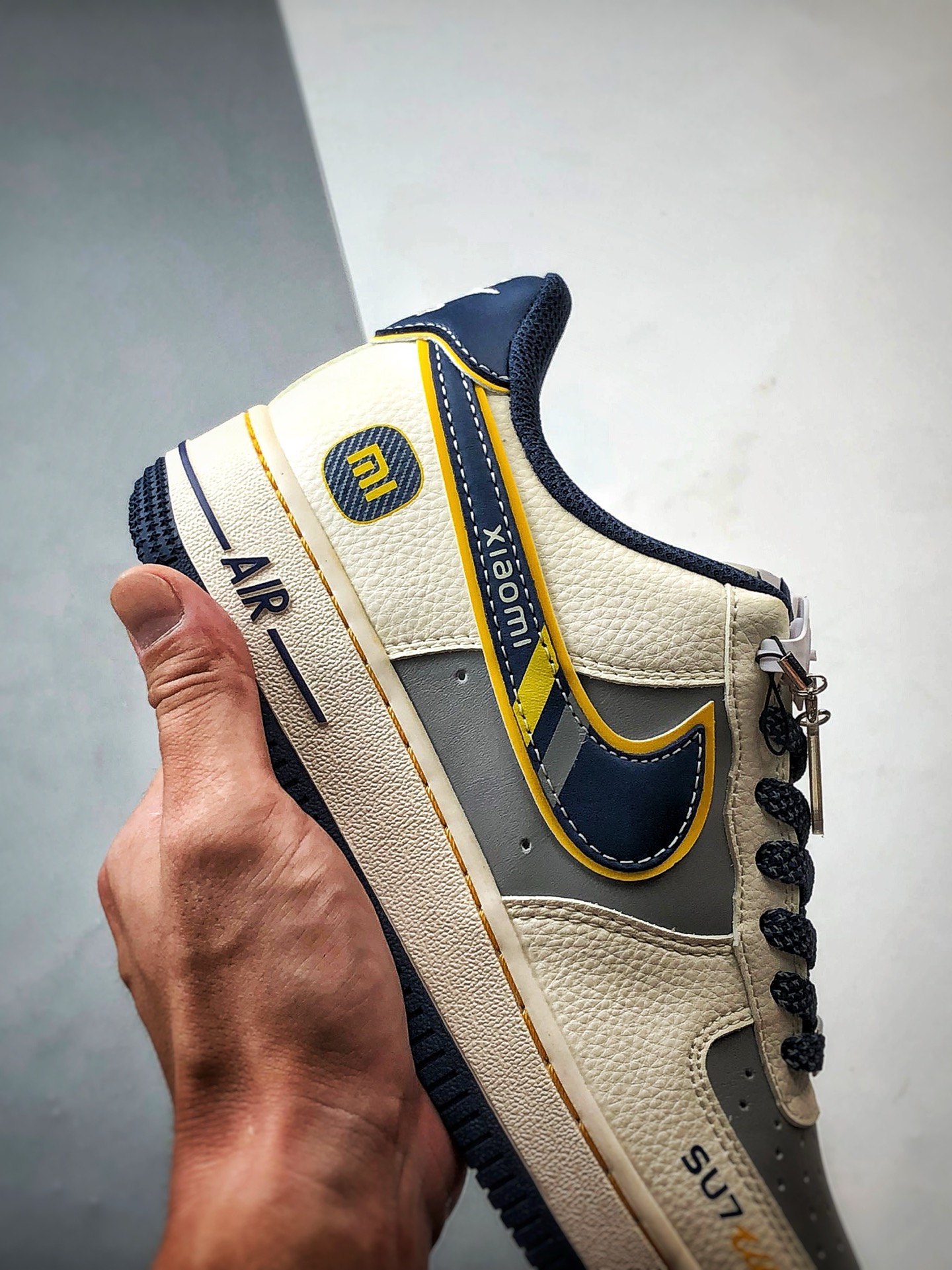 Air Force 1 Low 小米su7米灰蓝黄 XX3168-213-莆田鞋,莆田鞋货源,高仿鞋,高仿鞋货源,安福档口,莆田高仿鞋,莆田鞋批发,高仿鞋批发,莆田高仿运动鞋,高仿运动鞋,莆田运动鞋 Air Force 1 Low 小米su7米灰蓝黄 XX3168-213