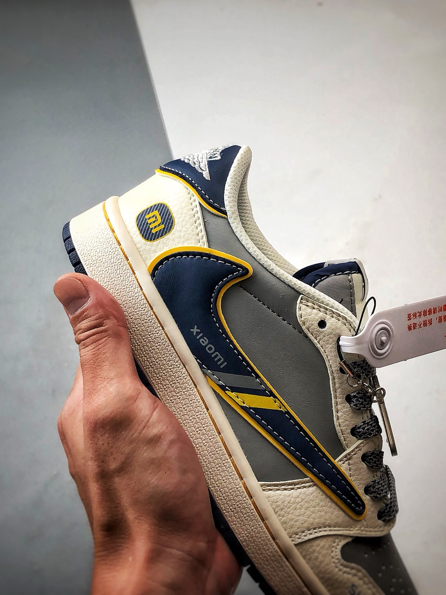 Air Jordan 1 Low ”高端定制” 小米su7米灰蓝黄倒钩 XX3168-212-莆田鞋,莆田鞋货源,高仿鞋,高仿鞋货源,安福档口,莆田高仿鞋,莆田鞋批发,高仿鞋批发,莆田高仿运动鞋,高仿运动鞋,莆田运动鞋 Air Jordan 1 Low ”高端定制” 小米su7米灰蓝黄倒钩 XX3168-212