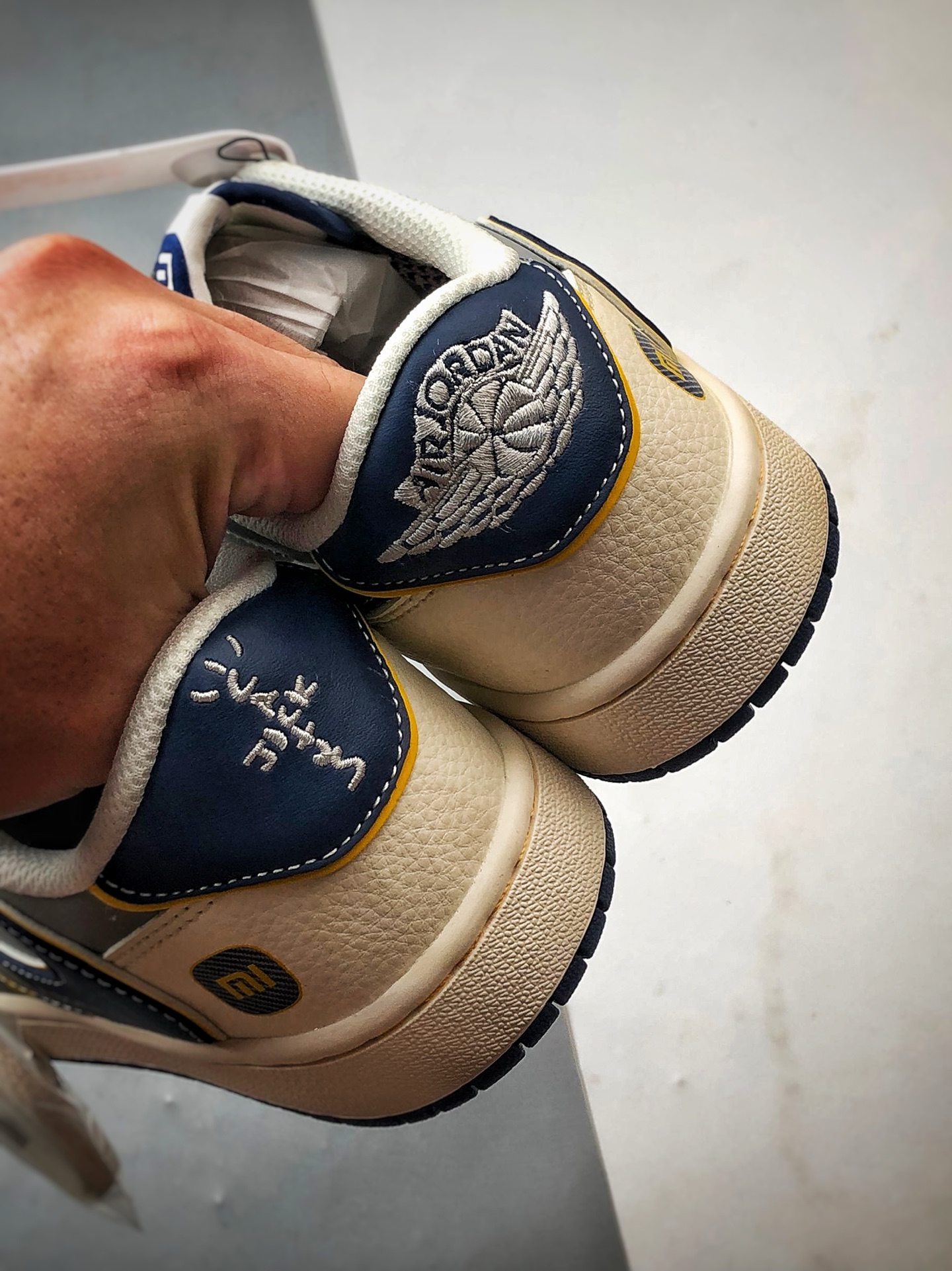 Air Jordan 1 Low ”高端定制” 小米su7米灰蓝黄倒钩 XX3168-212-莆田鞋,莆田鞋货源,高仿鞋,高仿鞋货源,安福档口,莆田高仿鞋,莆田鞋批发,高仿鞋批发,莆田高仿运动鞋,高仿运动鞋,莆田运动鞋 Air Jordan 1 Low ”高端定制” 小米su7米灰蓝黄倒钩 XX3168-212