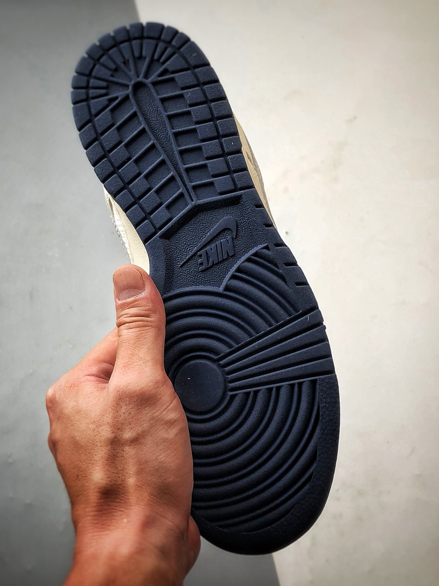 NK Dunk Low Retro ”DIY高端定制” LV麻布拼接米白蓝 低帮休闲运动板鞋 JP1648-004-莆田鞋,莆田鞋货源,高仿鞋,高仿鞋货源,安福档口,莆田高仿鞋,莆田鞋批发,高仿鞋批发,莆田高仿运动鞋,高仿运动鞋,莆田运动鞋 NK Dunk Low Retro ”DIY高端定制” LV麻布拼接米白蓝 低帮休闲运动板鞋 JP1648-004