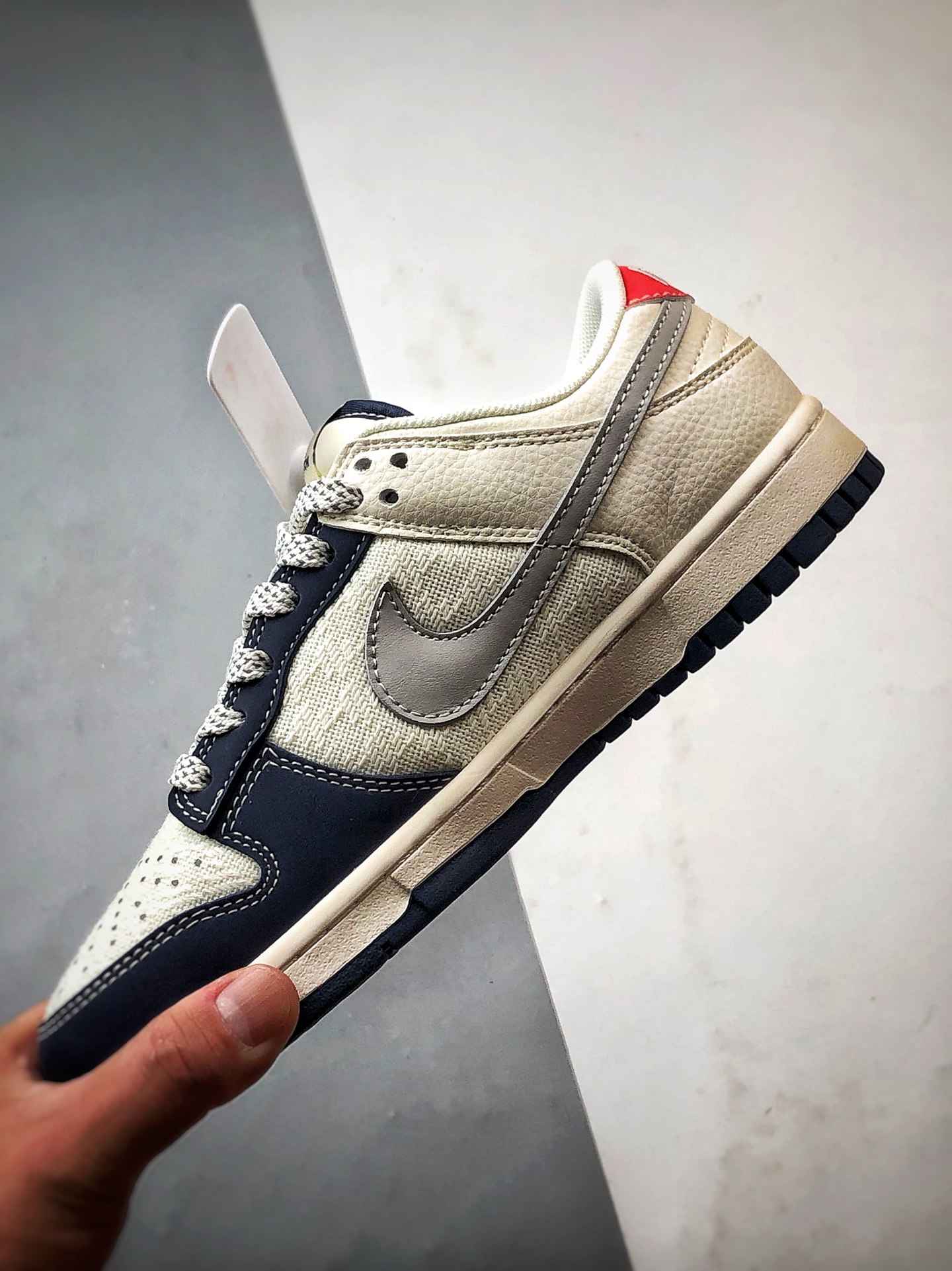 NK Dunk Low Retro ”DIY高端定制” LV麻布拼接米白蓝 低帮休闲运动板鞋 JP1648-004-莆田鞋,莆田鞋货源,高仿鞋,高仿鞋货源,安福档口,莆田高仿鞋,莆田鞋批发,高仿鞋批发,莆田高仿运动鞋,高仿运动鞋,莆田运动鞋 NK Dunk Low Retro ”DIY高端定制” LV麻布拼接米白蓝 低帮休闲运动板鞋 JP1648-004