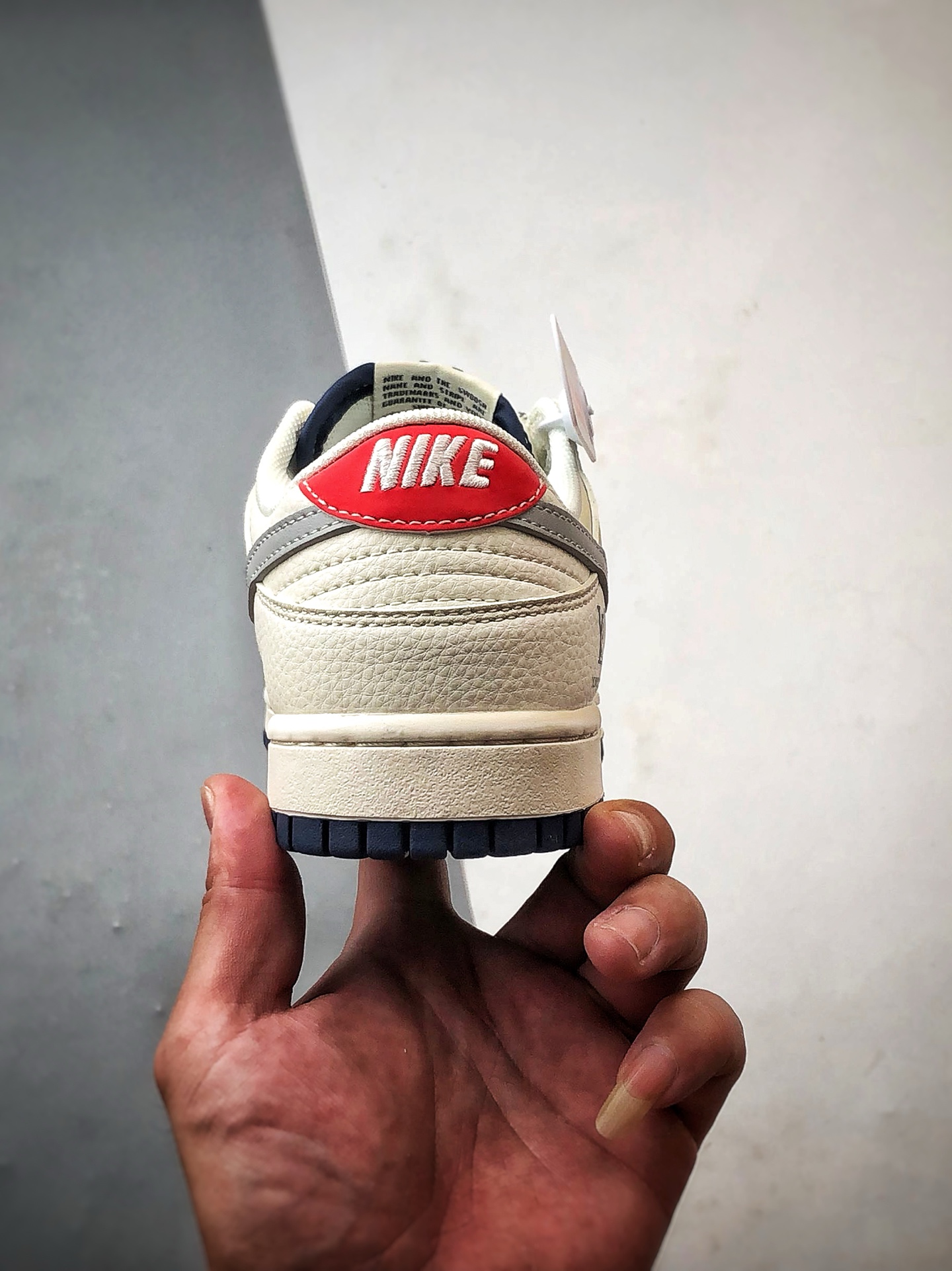 NK Dunk Low Retro ”DIY高端定制” LV麻布拼接米白蓝 低帮休闲运动板鞋 JP1648-004-莆田鞋,莆田鞋货源,高仿鞋,高仿鞋货源,安福档口,莆田高仿鞋,莆田鞋批发,高仿鞋批发,莆田高仿运动鞋,高仿运动鞋,莆田运动鞋 NK Dunk Low Retro ”DIY高端定制” LV麻布拼接米白蓝 低帮休闲运动板鞋 JP1648-004