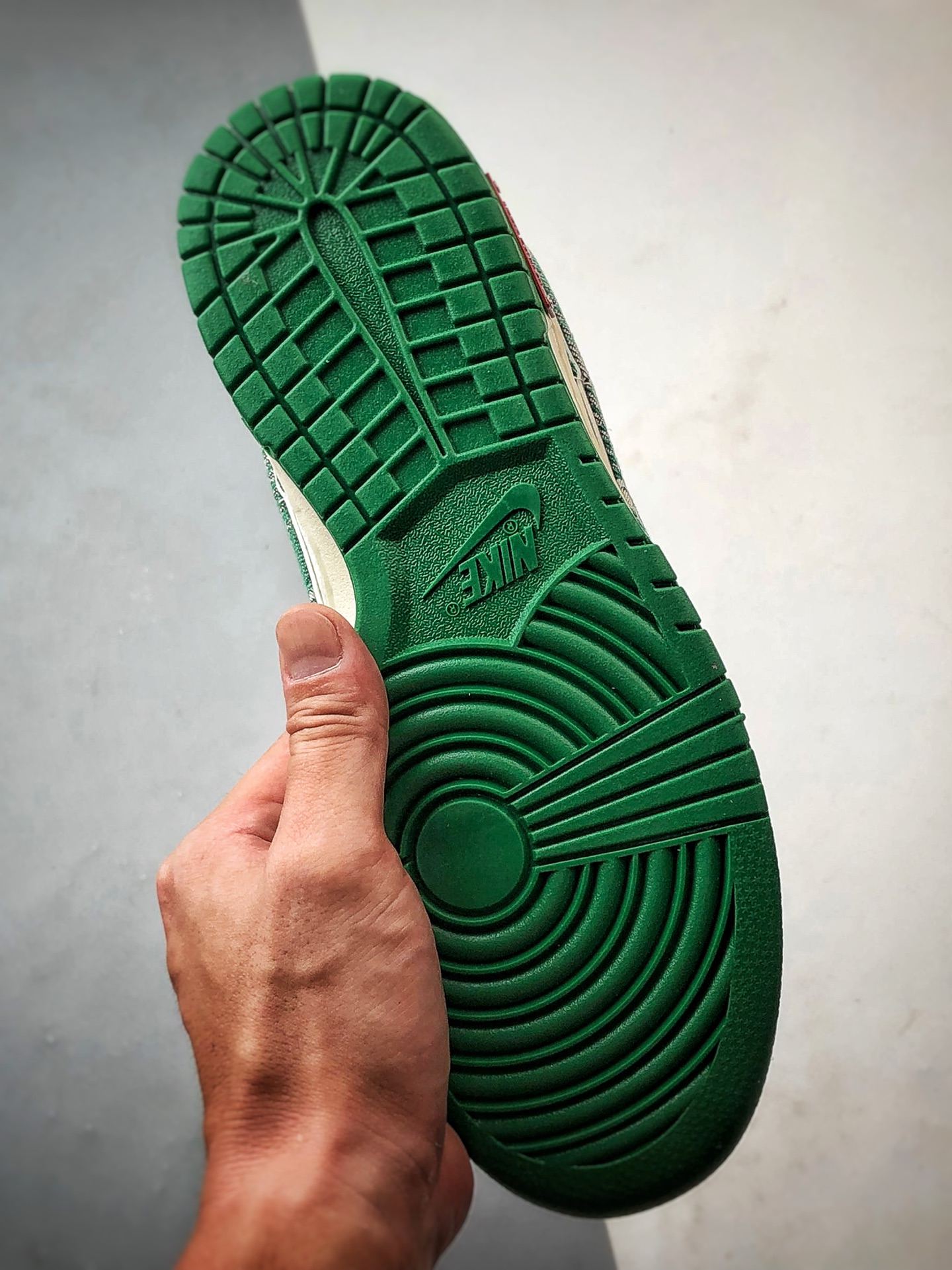 NK Dunk Low Retro ”DIY高端定制” LV老花牛仔白绿 低帮休闲运动板鞋 SC9772-811-莆田鞋,莆田鞋货源,高仿鞋,高仿鞋货源,安福档口,莆田高仿鞋,莆田鞋批发,高仿鞋批发,莆田高仿运动鞋,高仿运动鞋,莆田运动鞋 NK Dunk Low Retro ”DIY高端定制” LV老花牛仔白绿 低帮休闲运动板鞋 SC9772-811