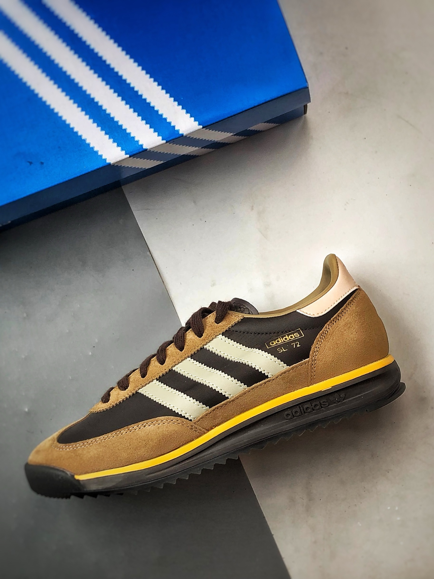 200 AD Originals SL 72 RS 板栗粽 经典复古轻便休闲运动慢跑鞋 IG4645