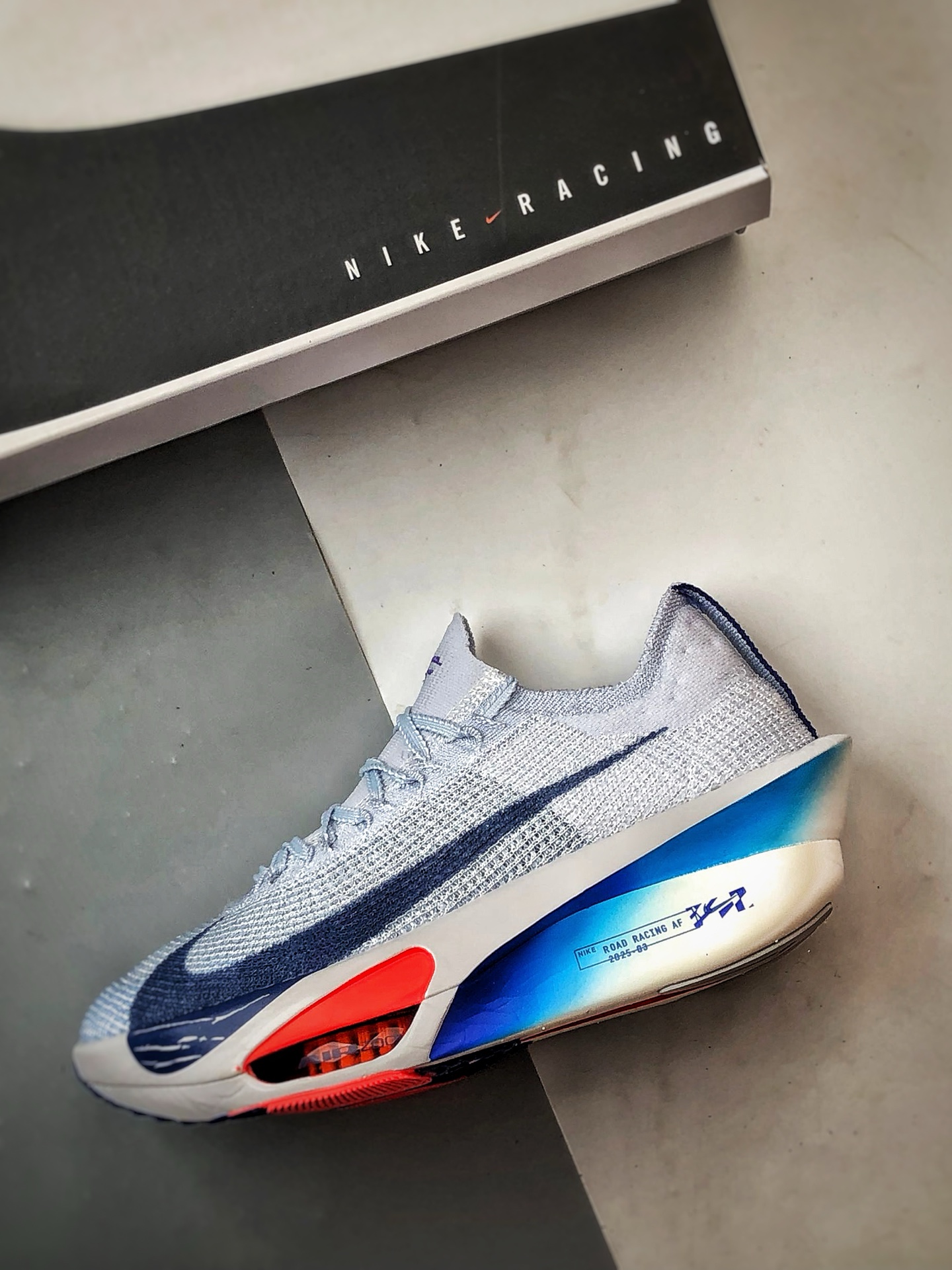 240 NK Air Zoom Alphafly 3 灰蓝色 阿尔法飞行3代系列马拉松轻量竞速运动跑鞋 FD8311-001