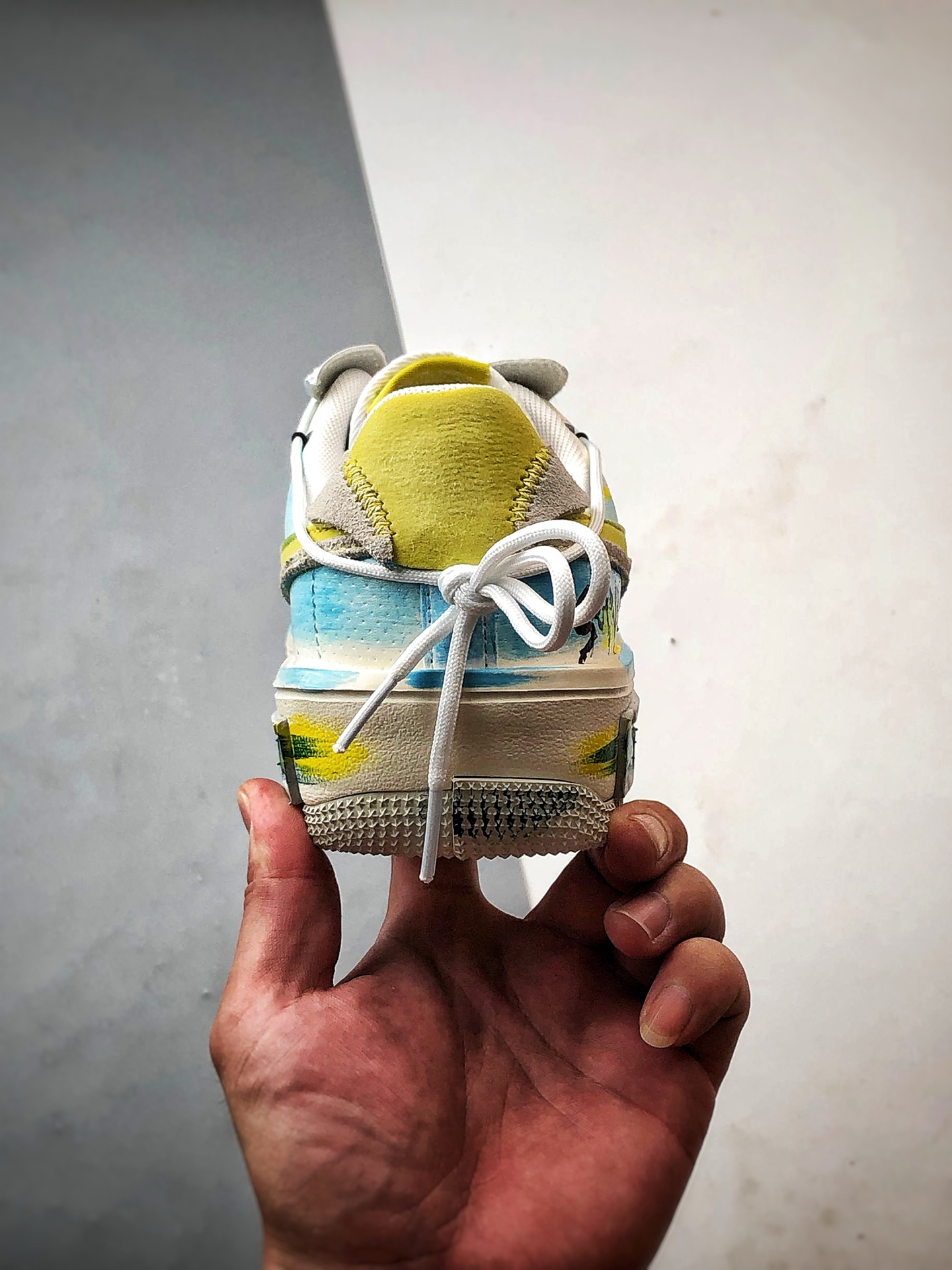 280 定制球鞋Air Force 1 Fontanka 手绘涂鸦 ”黄蓝星星” 空军一号定制板鞋 DV6984-011